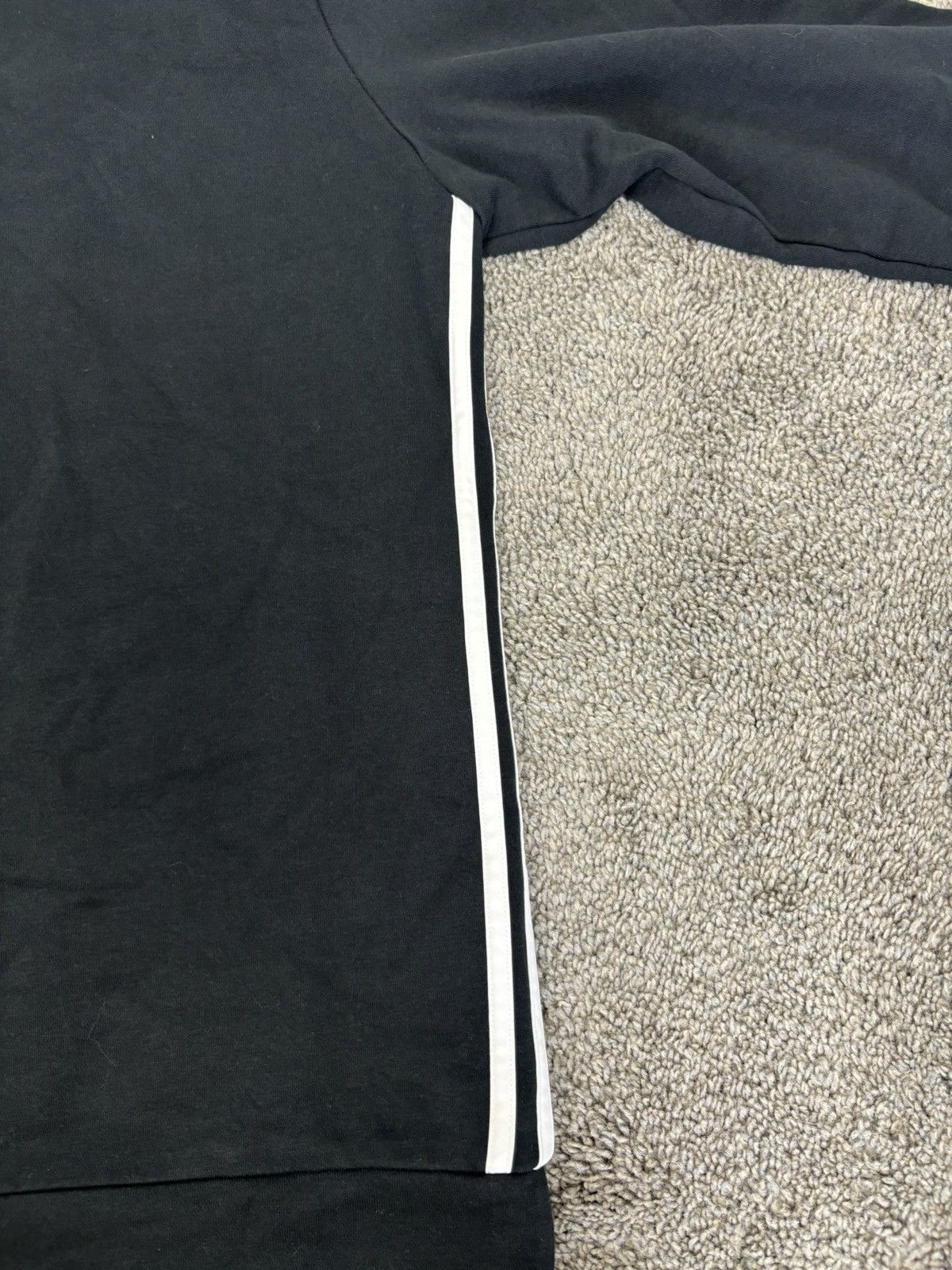 Adidas Black adidas center logo crewneck Size US L / EU 52-54 / 3 - 5 Thumbnail
