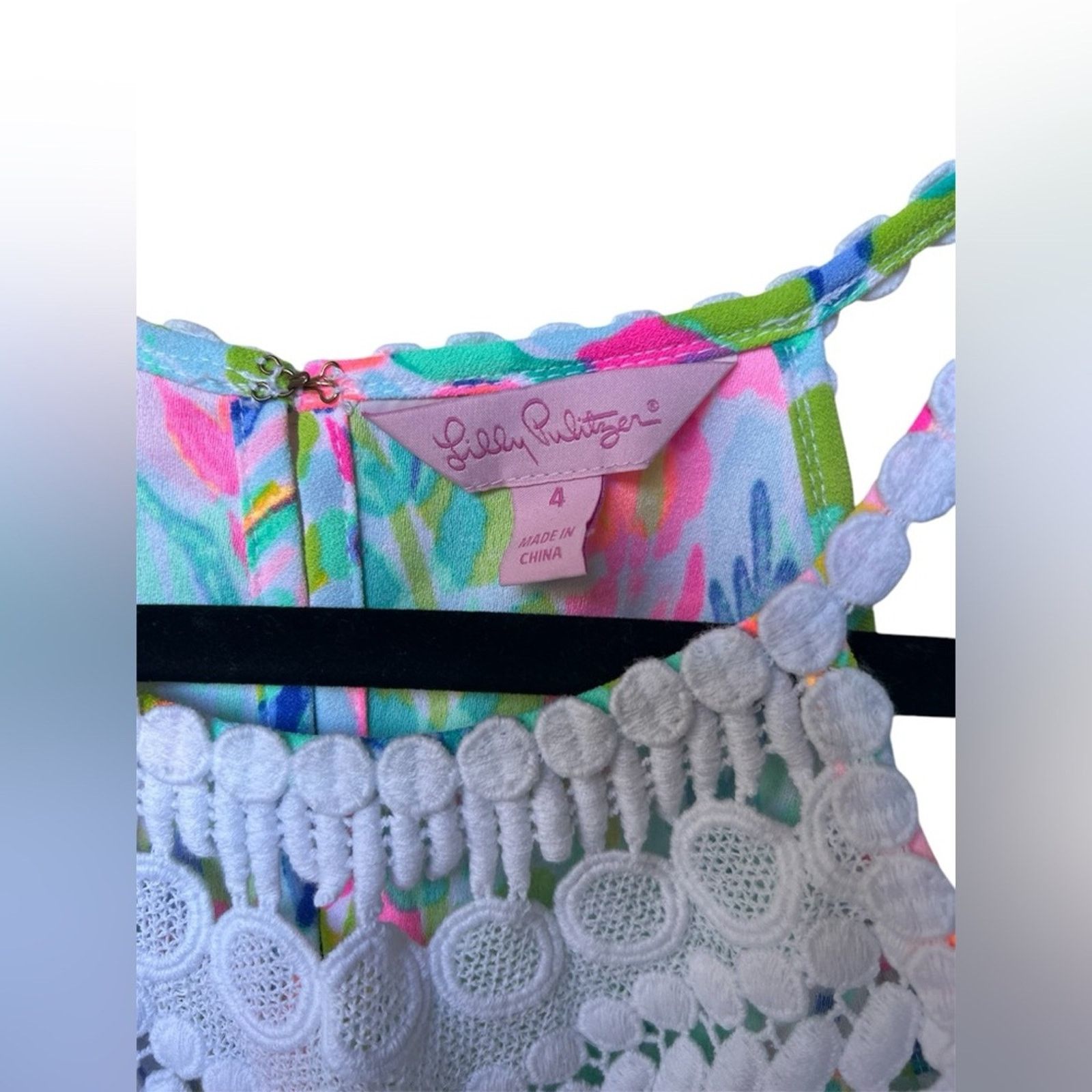 Lilly Pulitzer Lilly Pulitzer Catch the Wave Soft Pearl shift Dress Size 4 Size S / US 4 / IT 40 - 6 Thumbnail