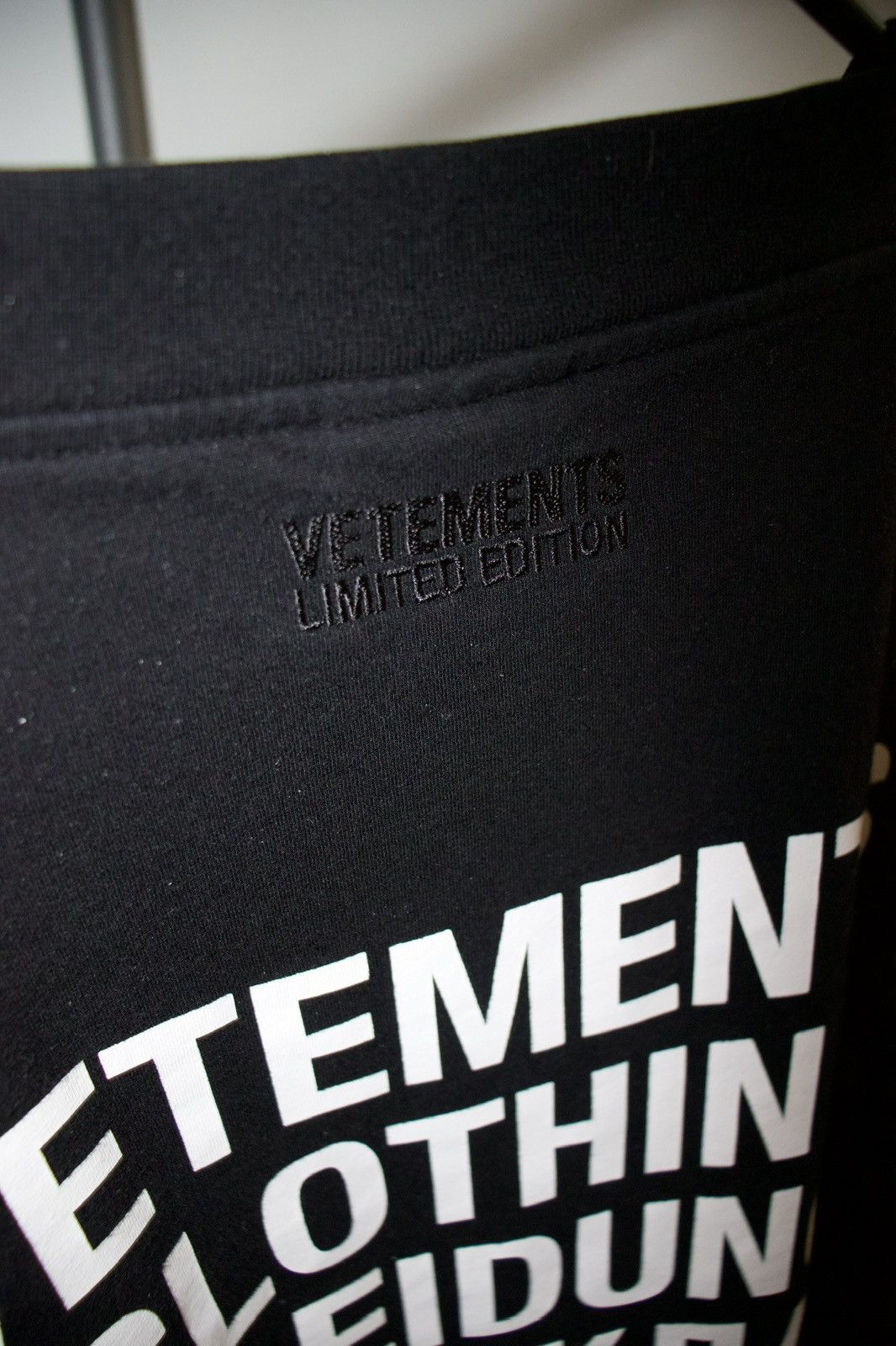 Vetements VETEMENTS “MULTILINGUAL” TSHIRT Size US M / EU 48-50 / 2 - 4 Thumbnail