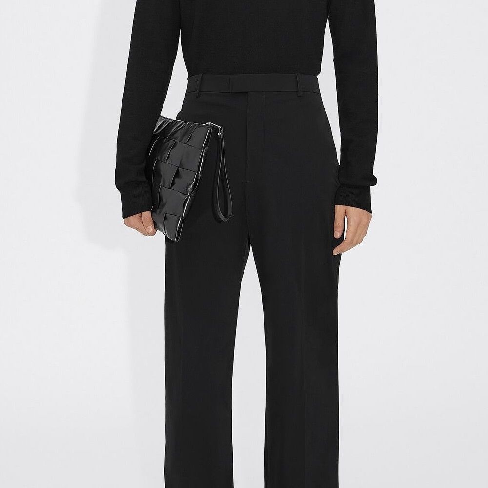 Bottega Veneta o1n1vont1124 Size: OS / Pouch in Black Size ONE SIZE - 2 Thumbnail