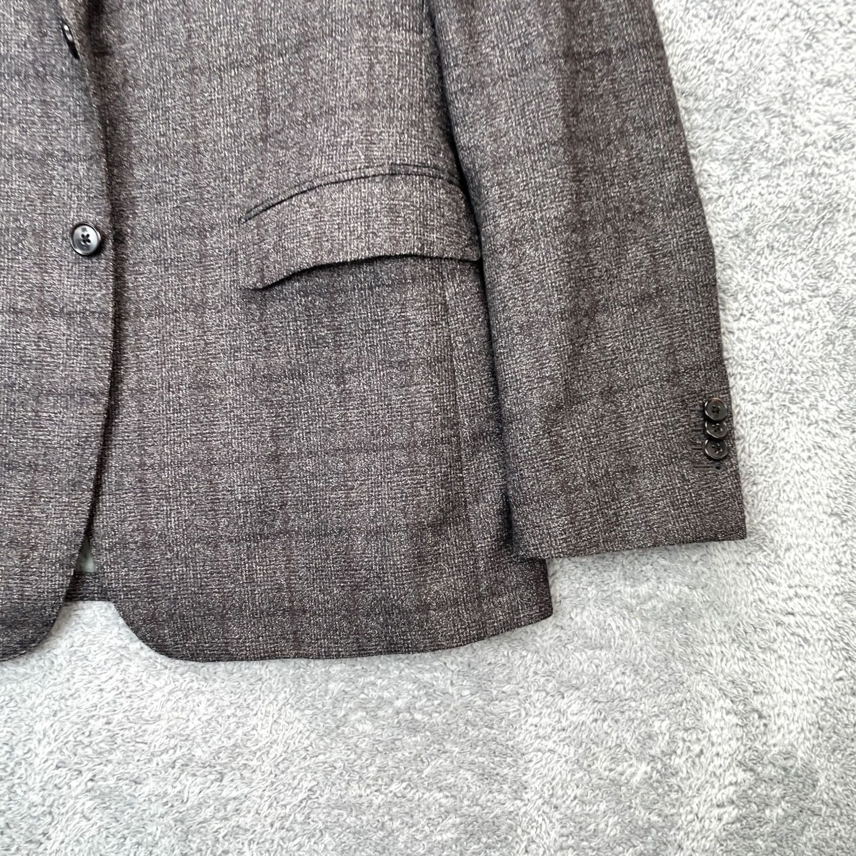 Banana Republic Banana Republic Blazer Coat Wool Plaid Tweed 42 Mens Single-Breasted Notch Lapel 3-Button Gray Black Reda Wool JACKET/COAT Long Dressy Casual Business Size 42R - 7 Thumbnail