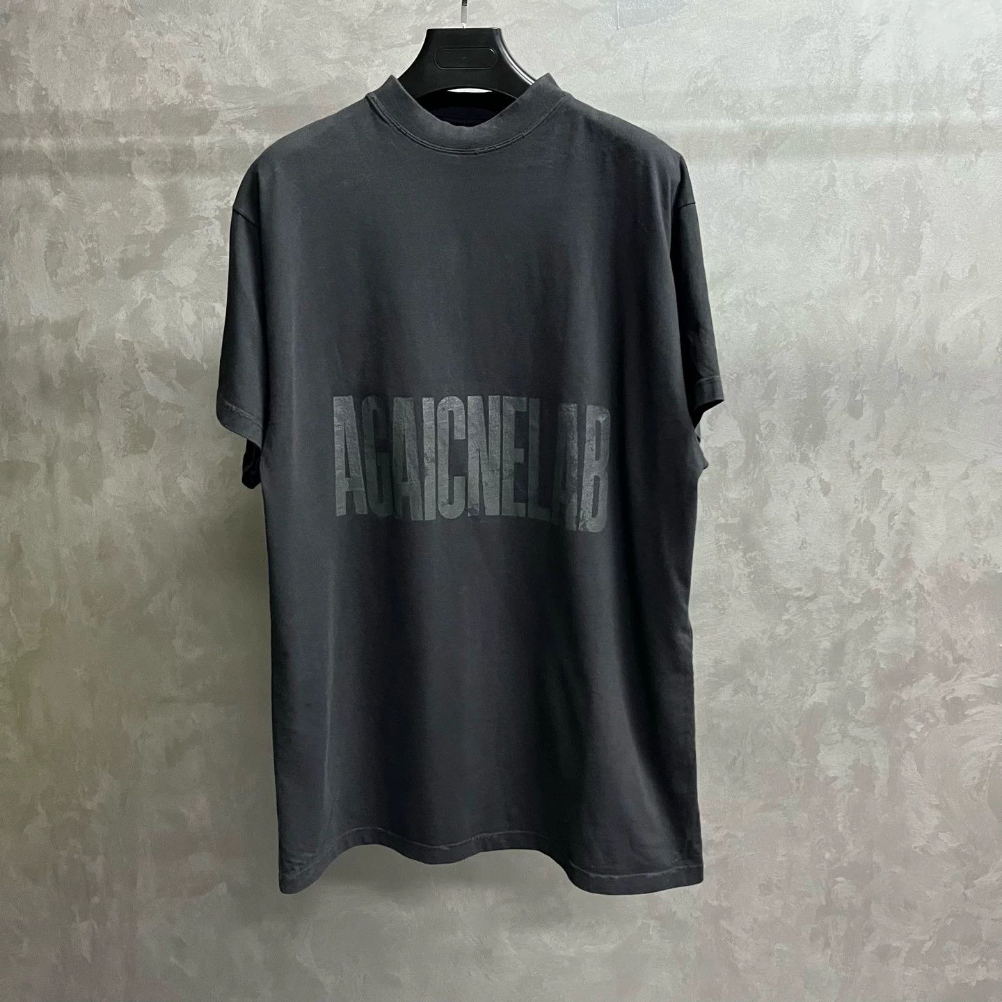 Balenciaga Balenciaga Destroyed Mirrored Logo T-Shirt Size 1 Size US S / EU 44-46 / 1 - 1 Thumbnail