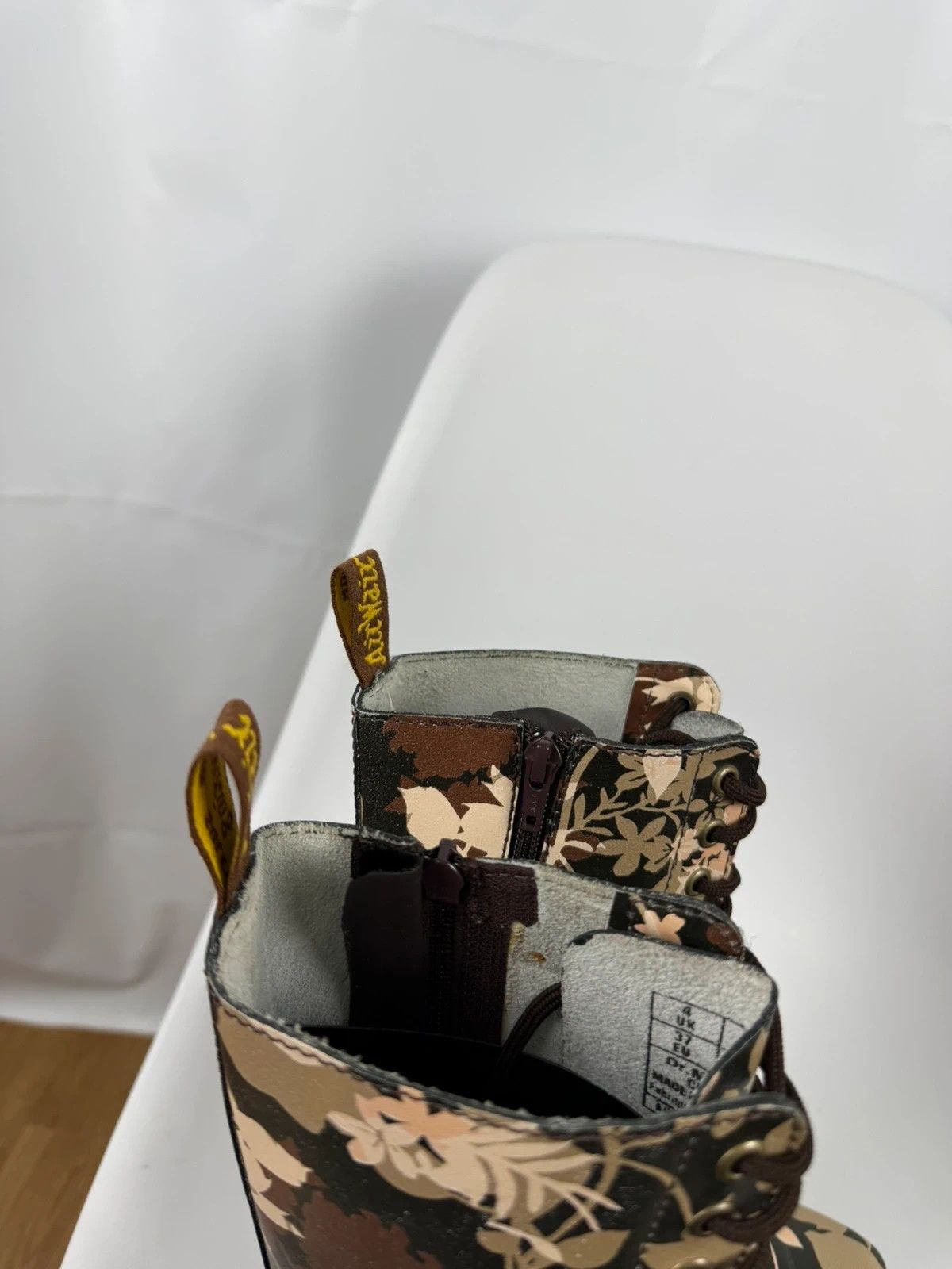 Dr. Martens Dr. Martens Cerys Boots Printed Genuine Leather size 37 Size US 8 / IT 38 - 8 Thumbnail