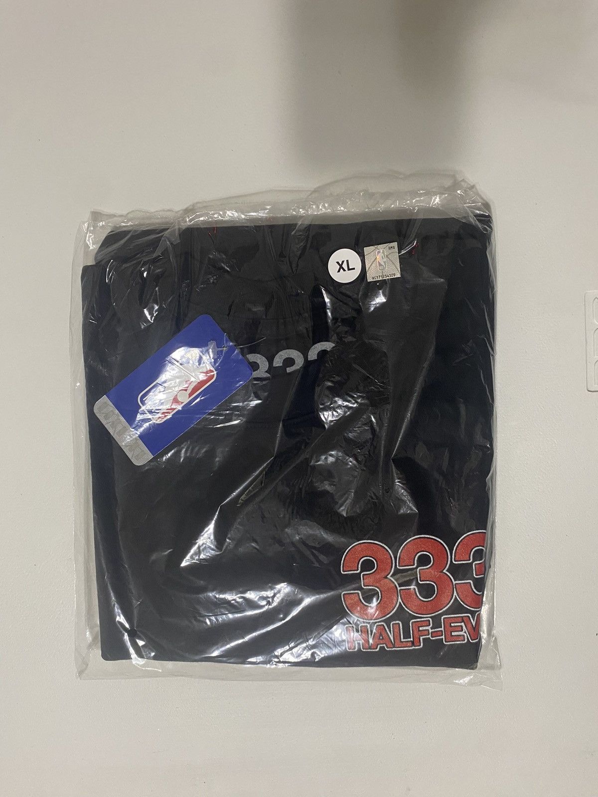 Half Evil Chicago Bulls 333 T-Shirt - XL Size US XL / EU 56 / 4 - 5 Thumbnail