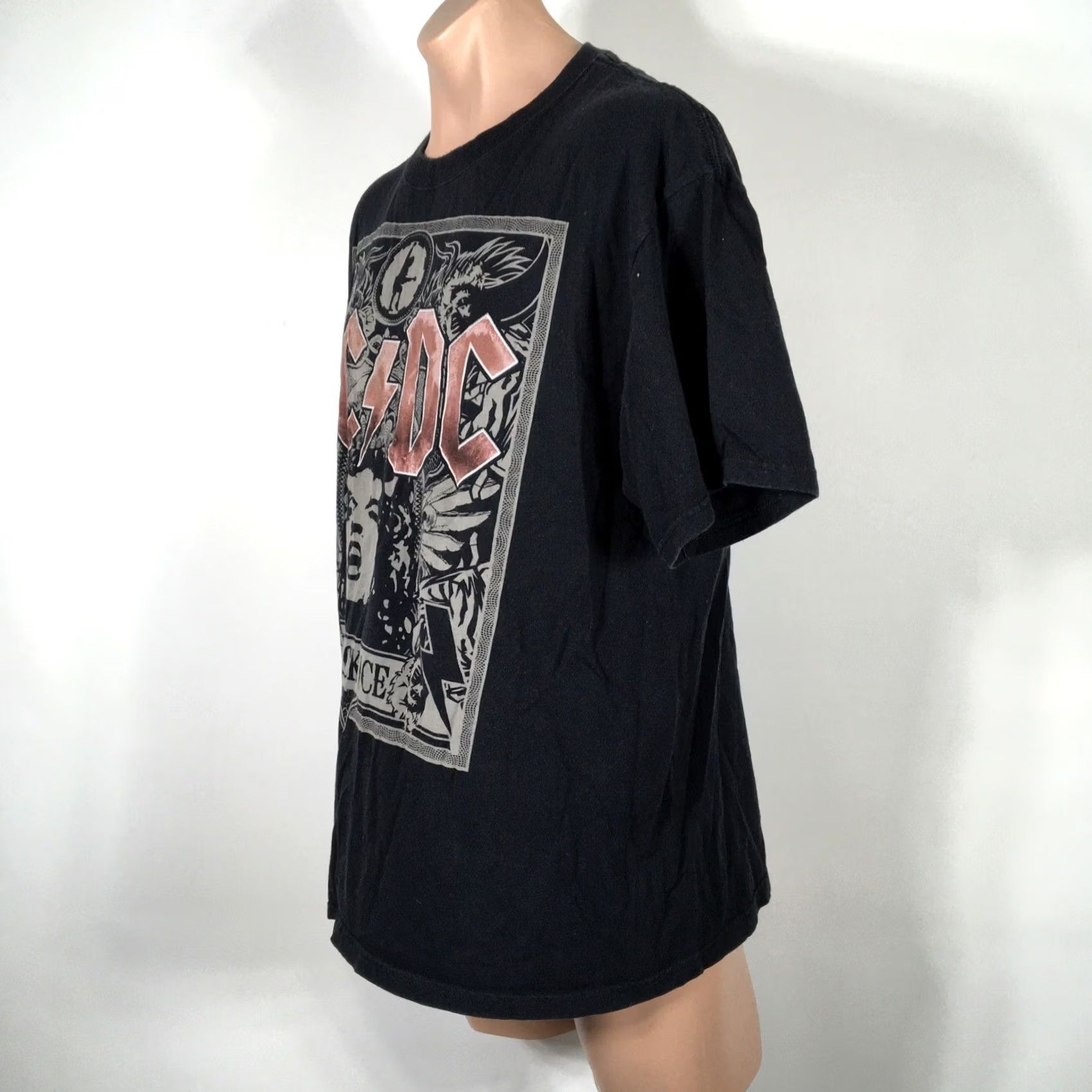 Vintage VINTAGE AC/DC Black Ice Distressed Concert Tour T-Shirt XL Black Souvenir Band Graphic Tee Men XL Size US XL / EU 56 / 4 - 7 Thumbnail