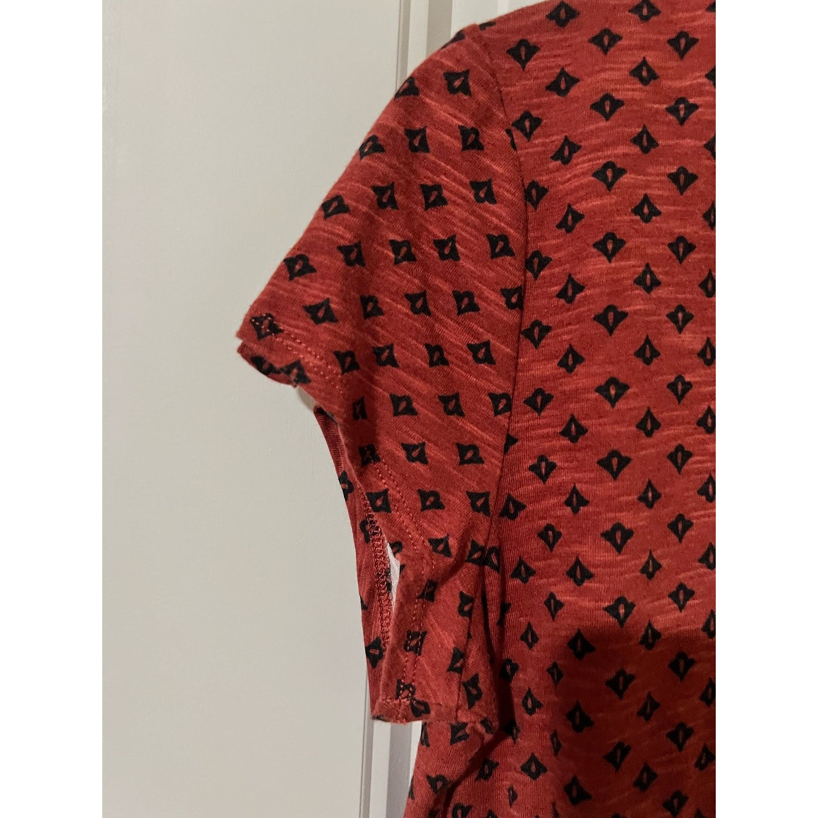 Liz Claiborne V-Neck Tee XS Brick Rust Top Blouse Short Sleeve Button Size XS / US 0-2 / IT 36-38 - 3 Thumbnail