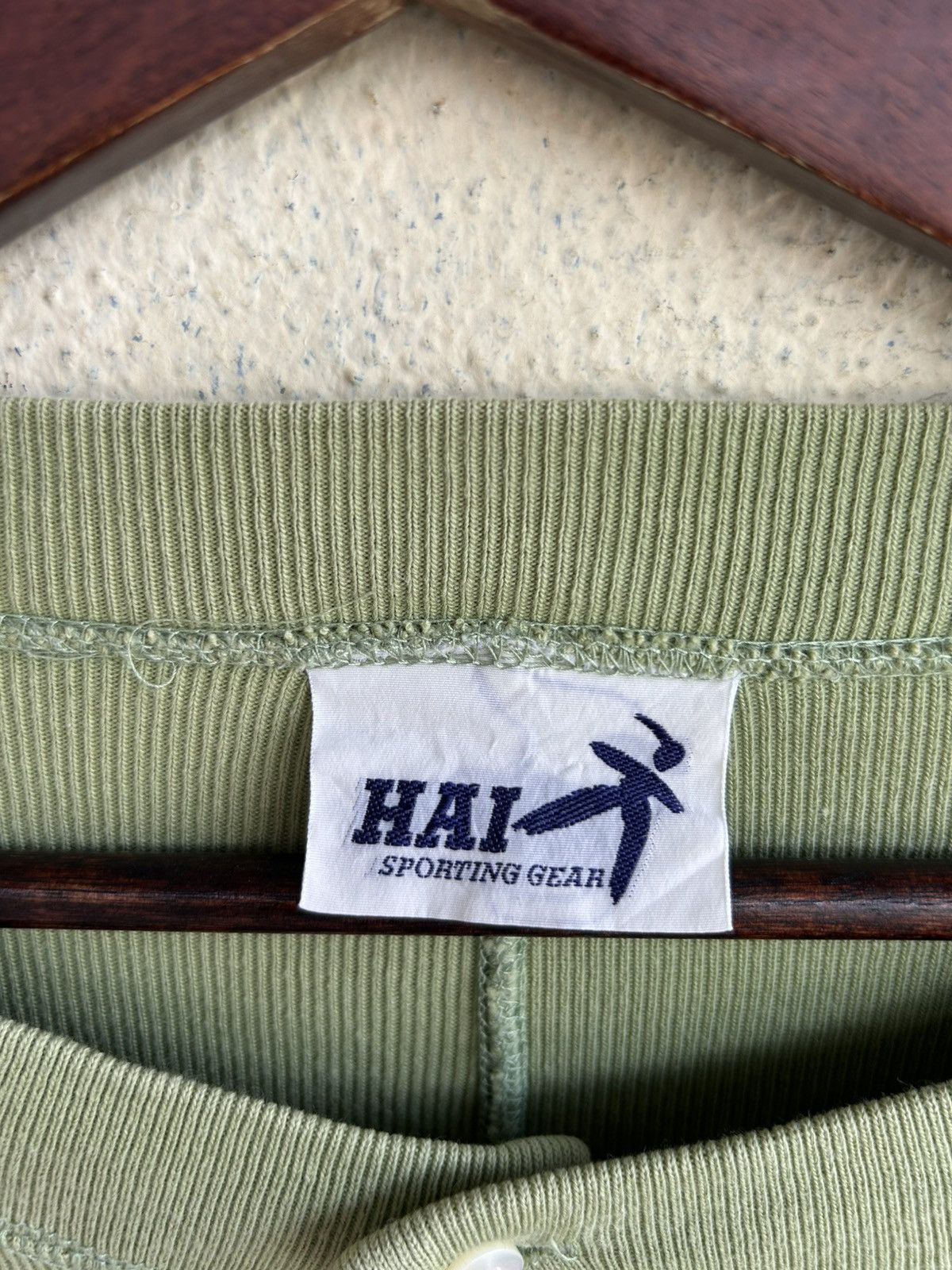 Hai Sporting Gear Hai Sporting Gear Button Ups Cardigan Sweatshirt Size ONE SIZE - 6 Thumbnail