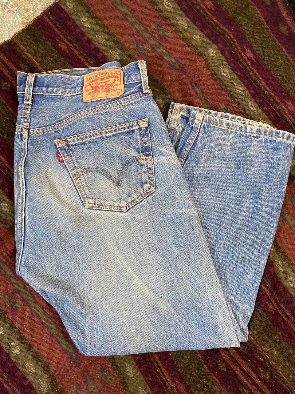 Levi's vintage levis 501 straight leg button fly distressed denim Size US 35 - 14 Thumbnail