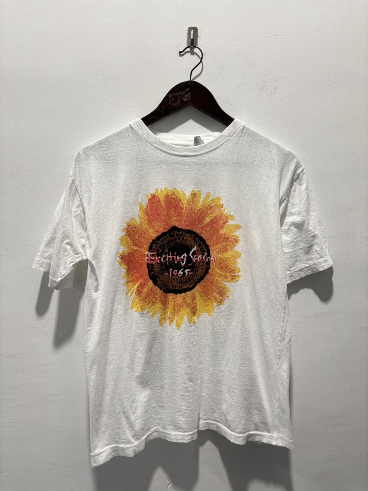 Vintage Vintage Exciting Seasons Tshirt Size US M / EU 48-50 / 2 - 1 Thumbnail