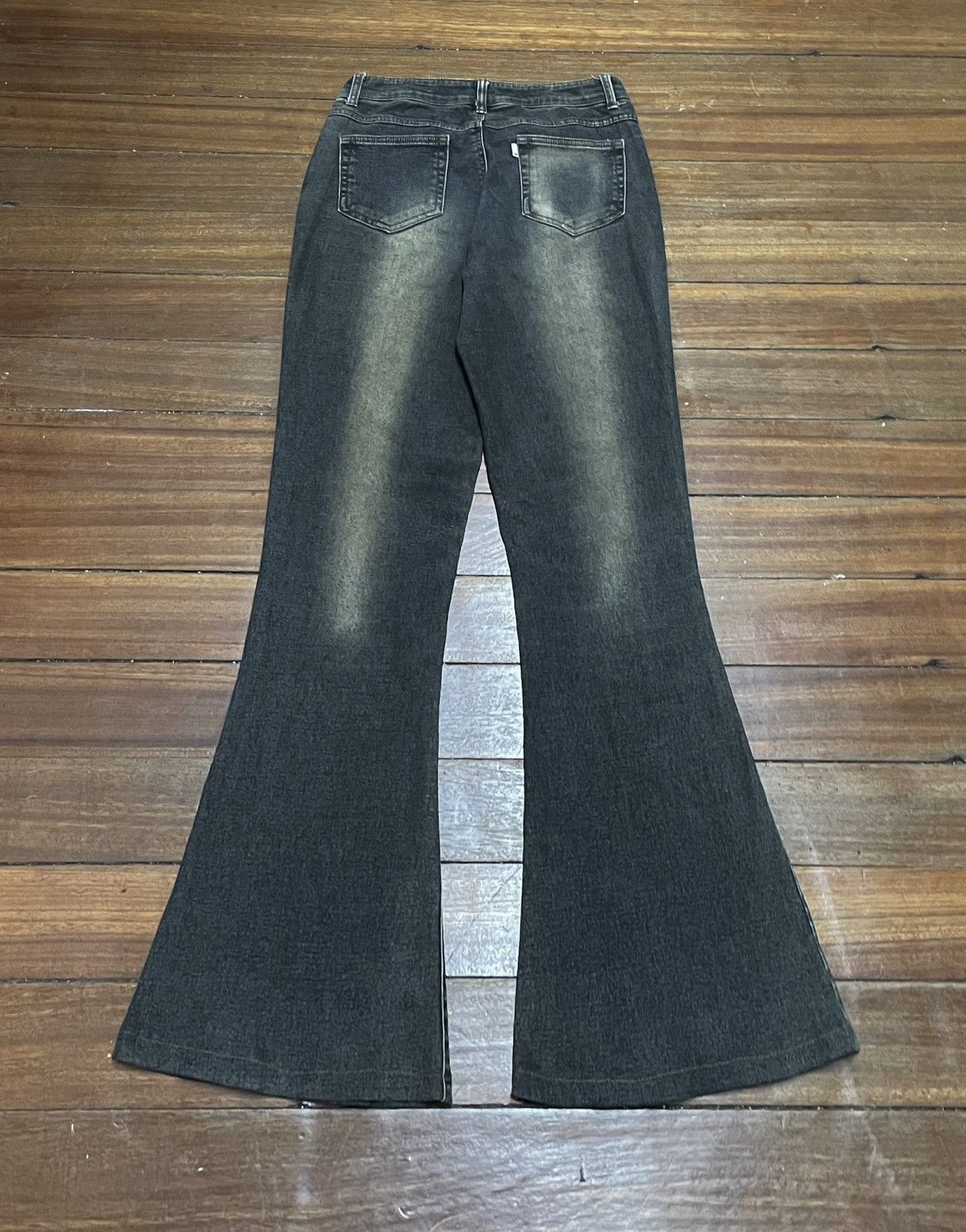 Le Grande Bleu (L.G.B.) Rare Design Vintage Brand E.N.Up Super Flared Jeans 2000s Size US 29 - 2 Thumbnail