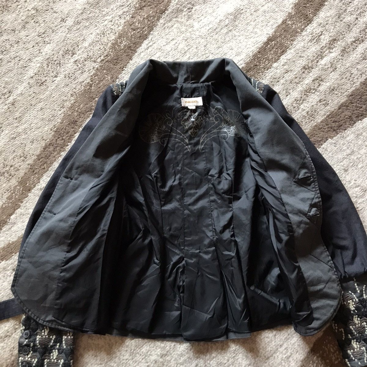 Diesel Diesel Vintage Distressed Denim Jacket women size S/M Size S / US 4 / IT 40 - 7 Thumbnail