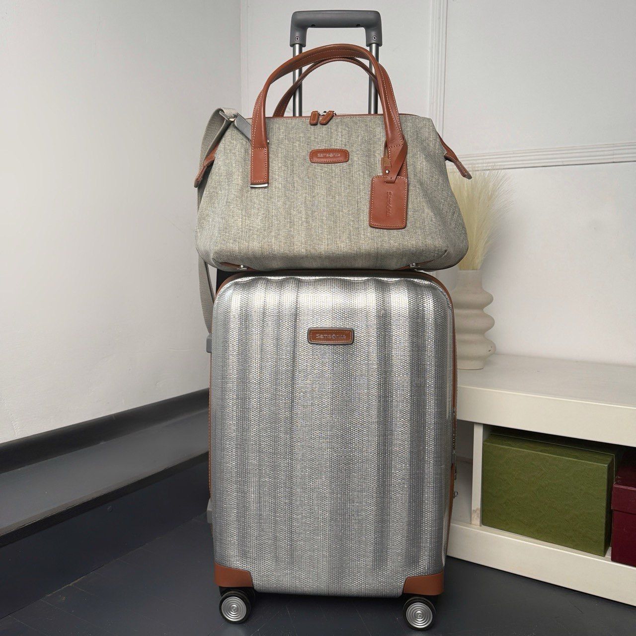 Samsonite Samsonite Lite Cube DLX Spinner 55/20 Suitcase + Case Size ONE SIZE - 1 Thumbnail