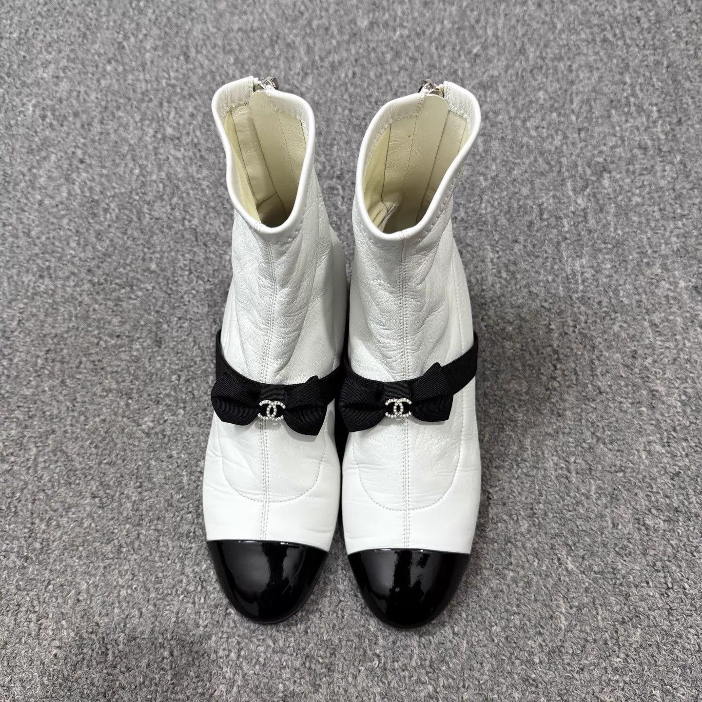 Chanel Chanel SS22 B&W Bow Short Boots 36 99 New Size US 5.5 / IT 35.5 - 3 Thumbnail