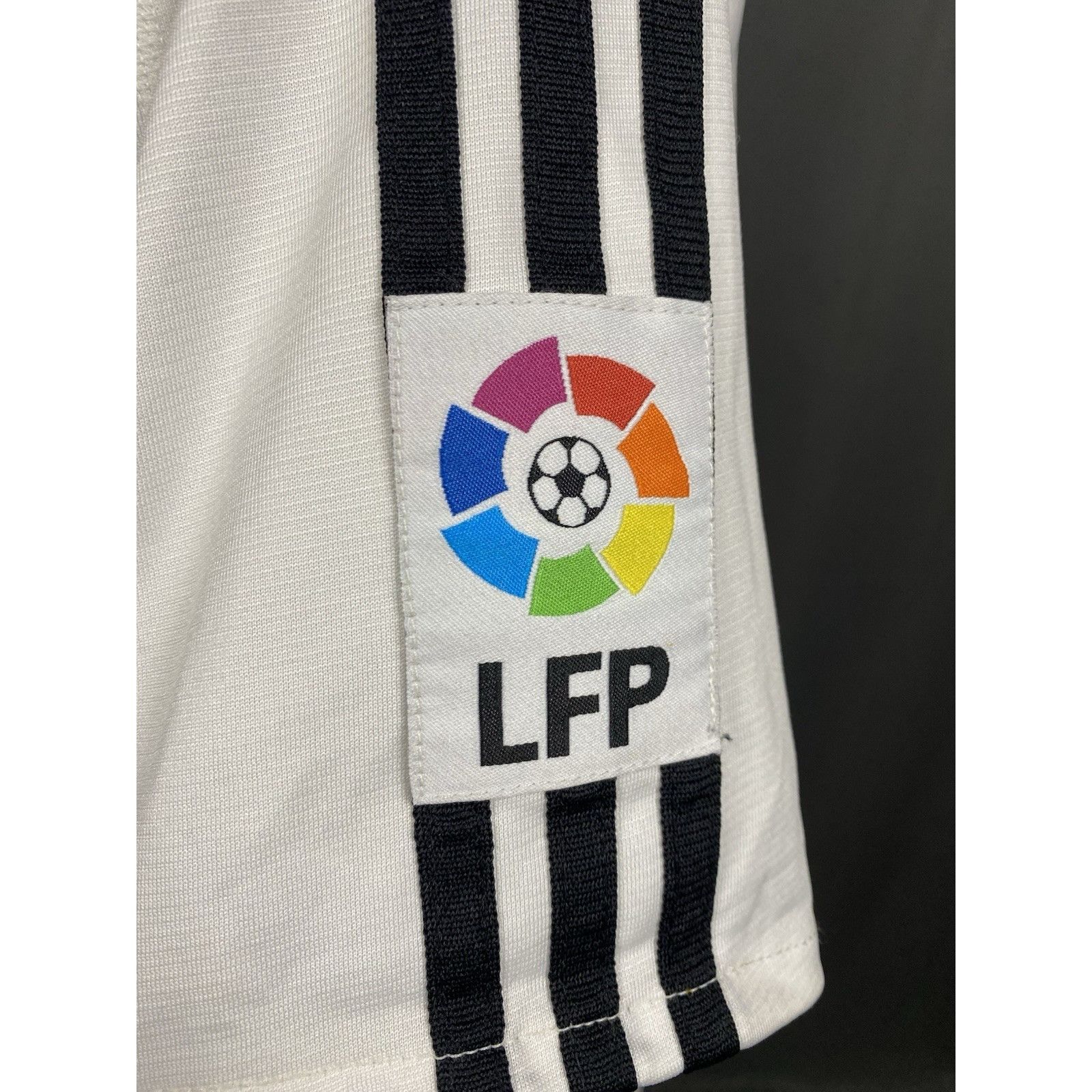 Adidas Beckham Real Madrid Adidas White 2004 Jersey Size S Size US S / EU 44-46 / 1 - 11 Thumbnail