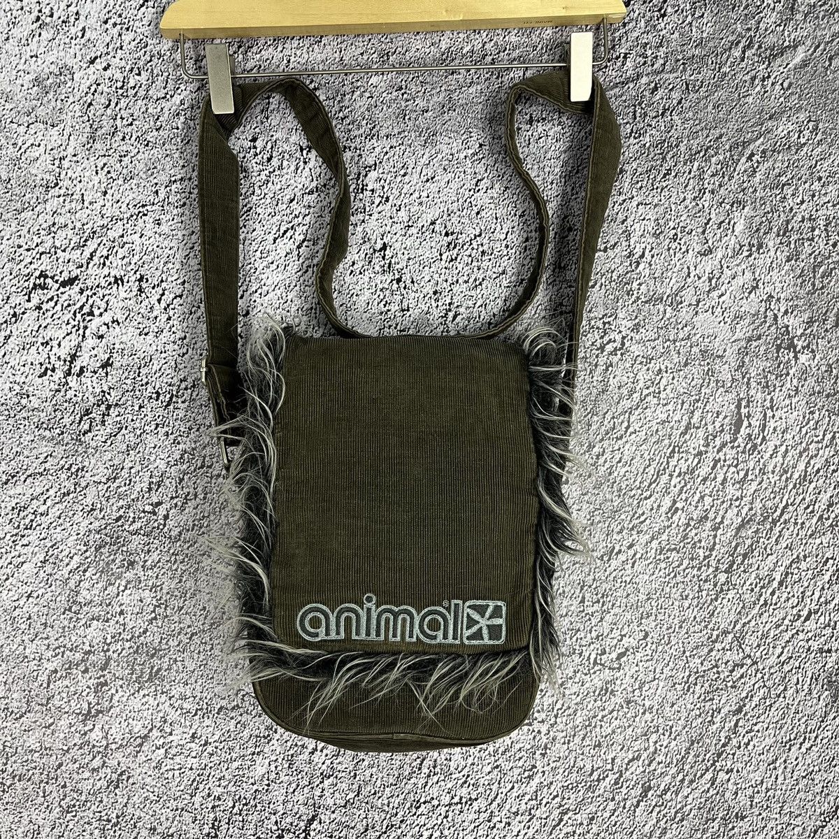 Vintage 🦖VINTAGE🦖 Animal Dark Green Crossbody fur corduroy Bag Size ONE SIZE - 3 Thumbnail