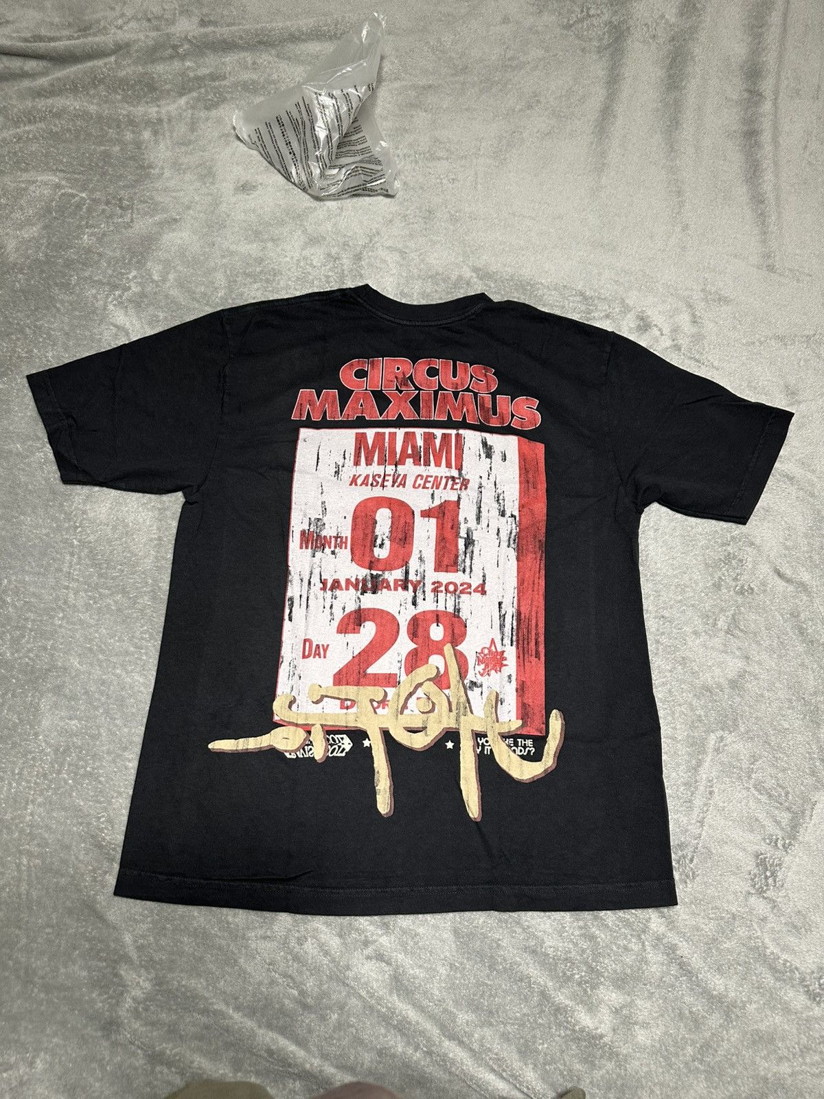 Travis Scott Travis scott Utopia is in miami tee size large Size US L / EU 52-54 / 3 - 2 Thumbnail