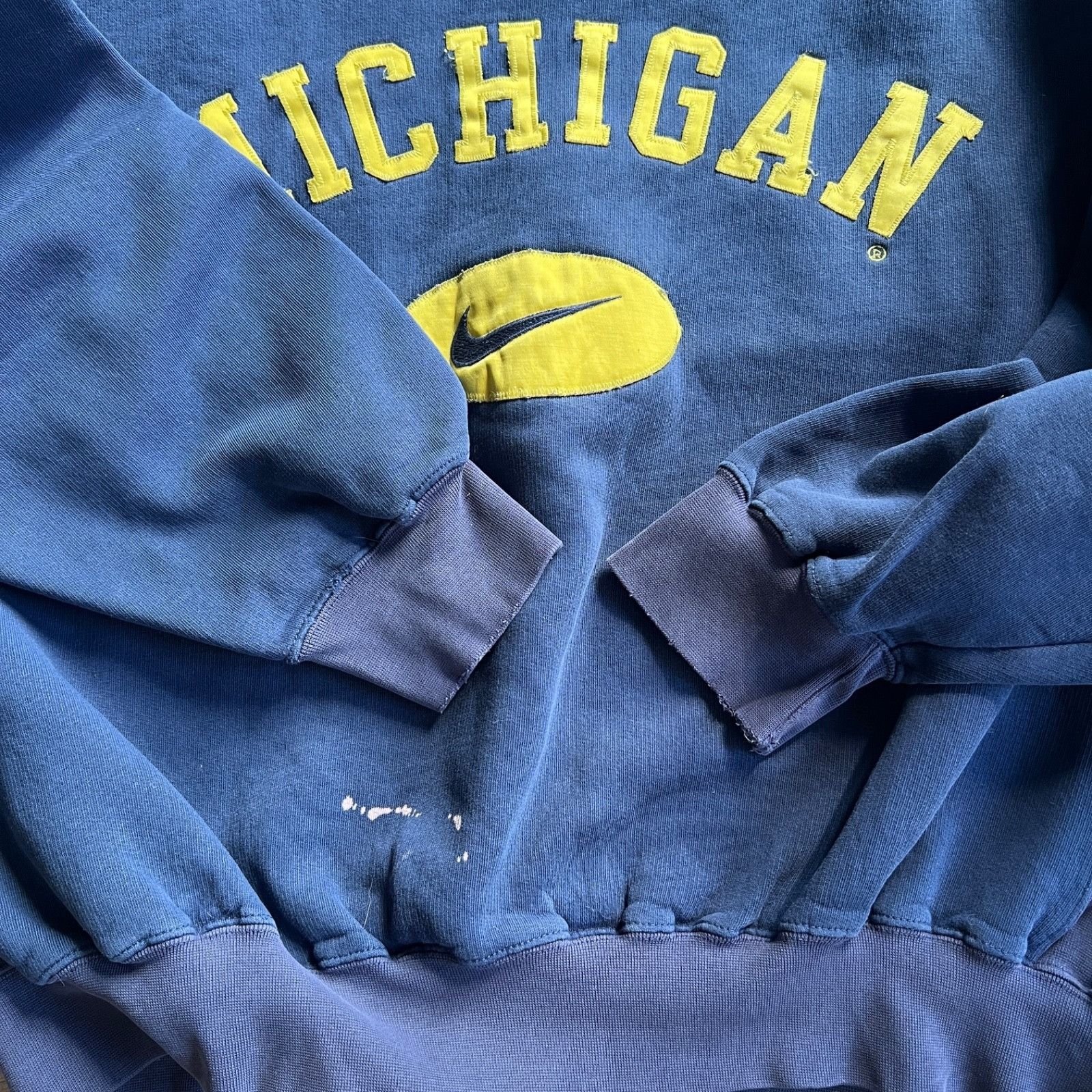 Nike Vintage Nike Michigan Wolverines Sweatshirt 9533AC Size US L / EU 52-54 / 3 - 6 Thumbnail