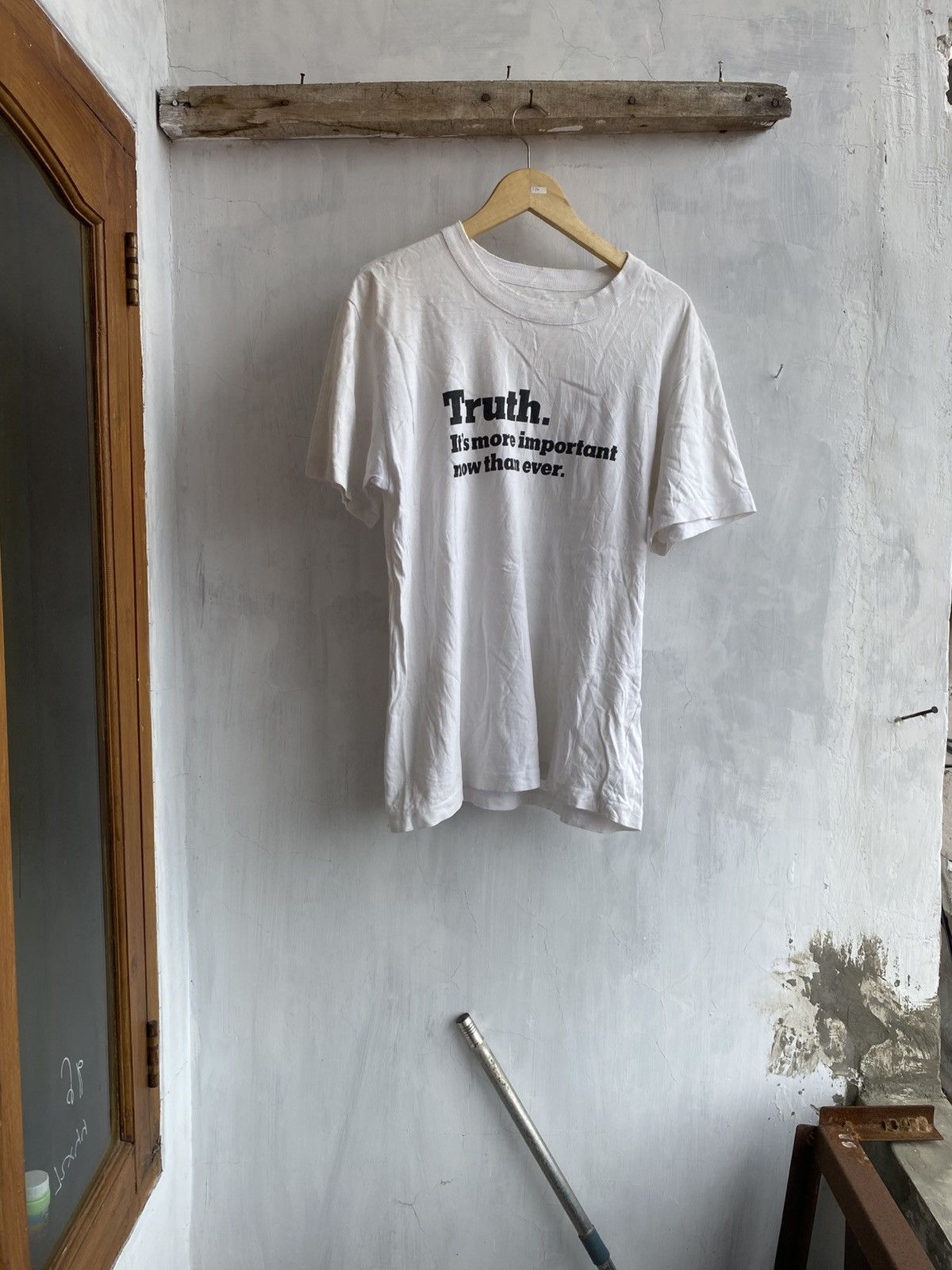 Sacai truth the new york times 2018 Size US M / EU 48-50 / 2 - 1 Thumbnail