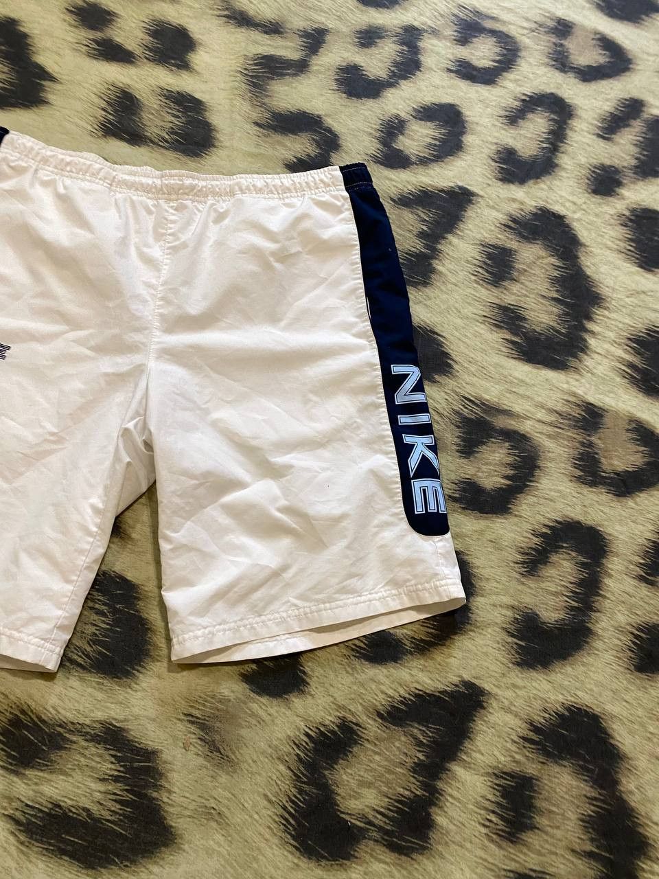 Nike Vintage white shorts big logo Nike Y2K sportwear Size US 34 / EU 50 - 6 Thumbnail