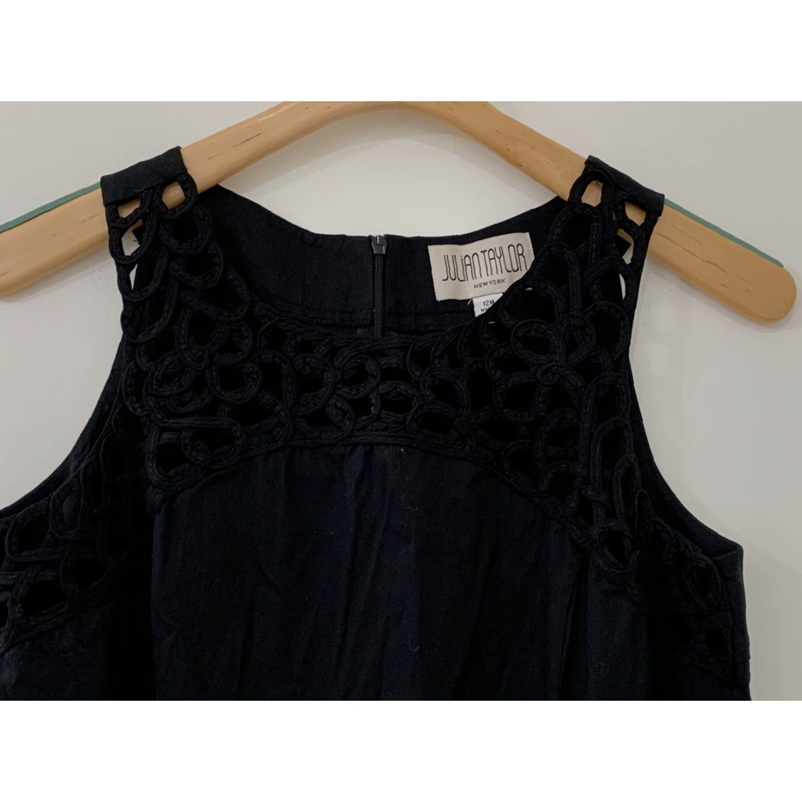 Vintage Julian Taylor New York Dress Womens 12 Knee Length Black Sleeveless Neck Detail Pencil Dress Womens Size XL / US 12-14 / IT 48-50 - 3 Thumbnail