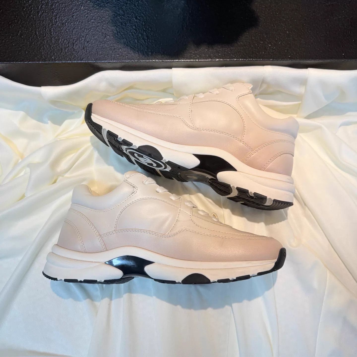 Chanel CHANEL 24K Rose Gradient CC Sneakers 36 99 New Size US 5.5 / IT 35.5 - 4 Thumbnail