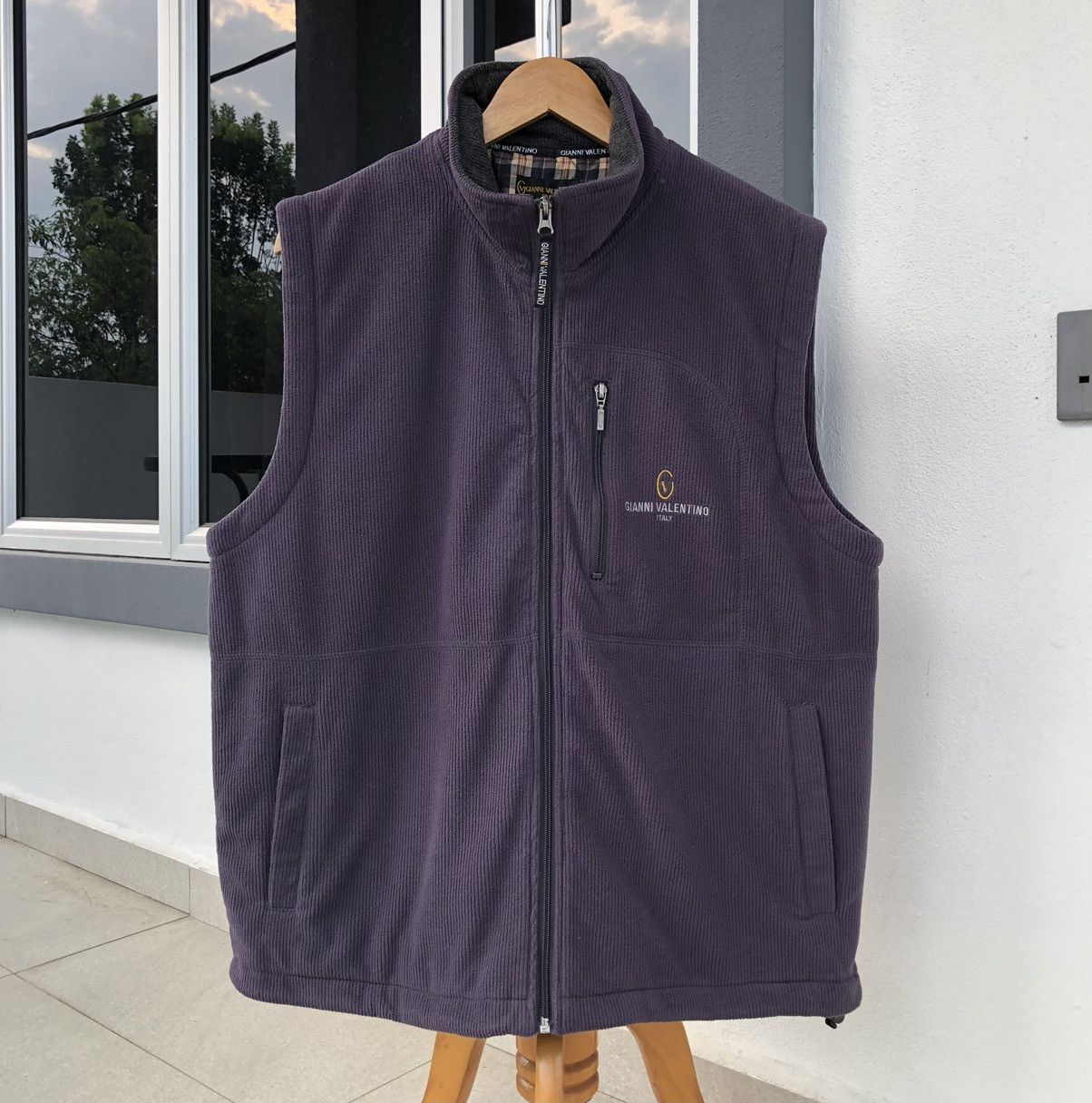 Gianni Valentino VTG GIANNI VALENTINO ITALY Corduroy Embroidered Logo Vest Size US L / EU 52-54 / 3 - 6 Thumbnail