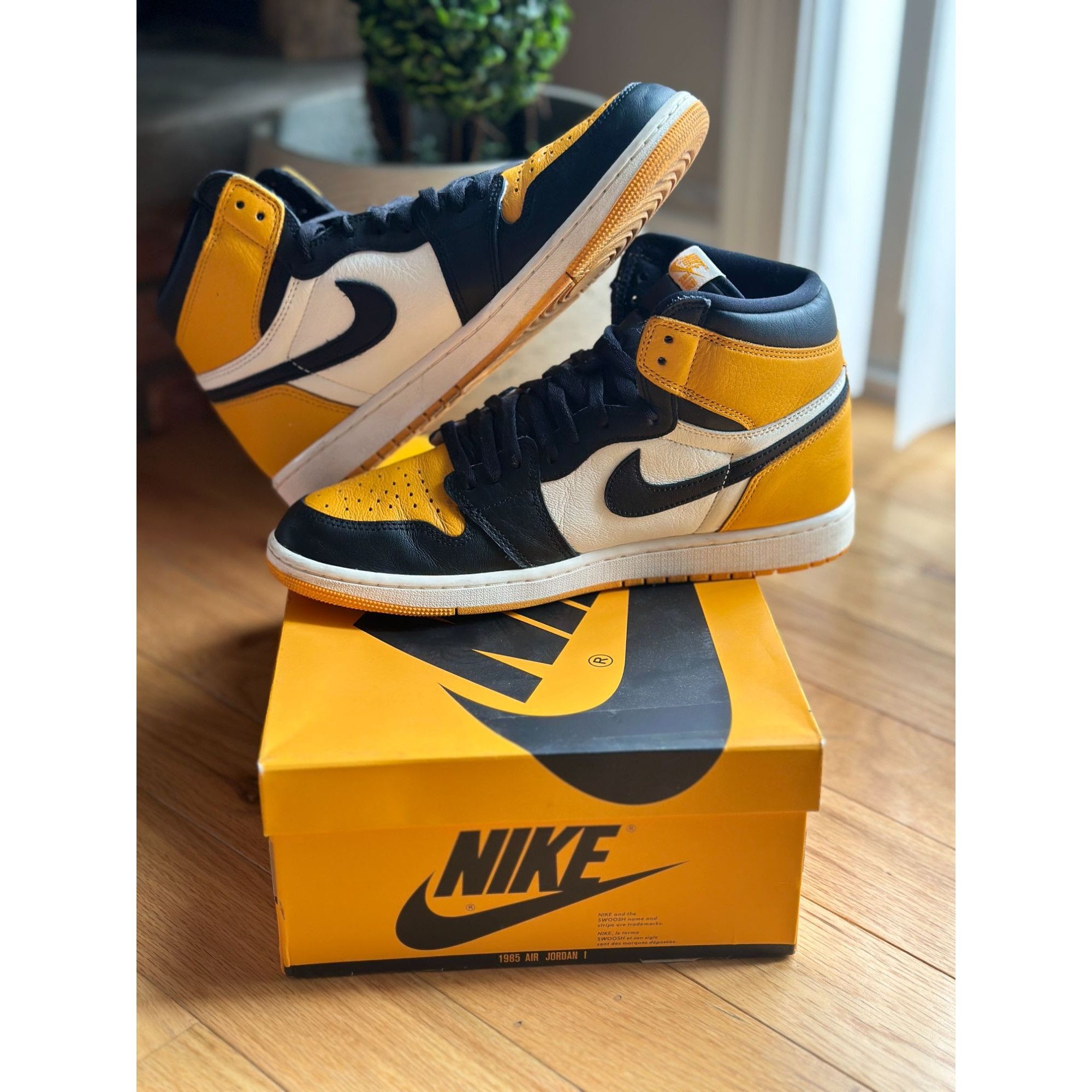 Nike 555088 711 NIKE AIR JORDAN 1 “TAXI YELLOW TOE” RETRO HIGH OG Size US 11.5 / EU 44-45 - 4 Thumbnail