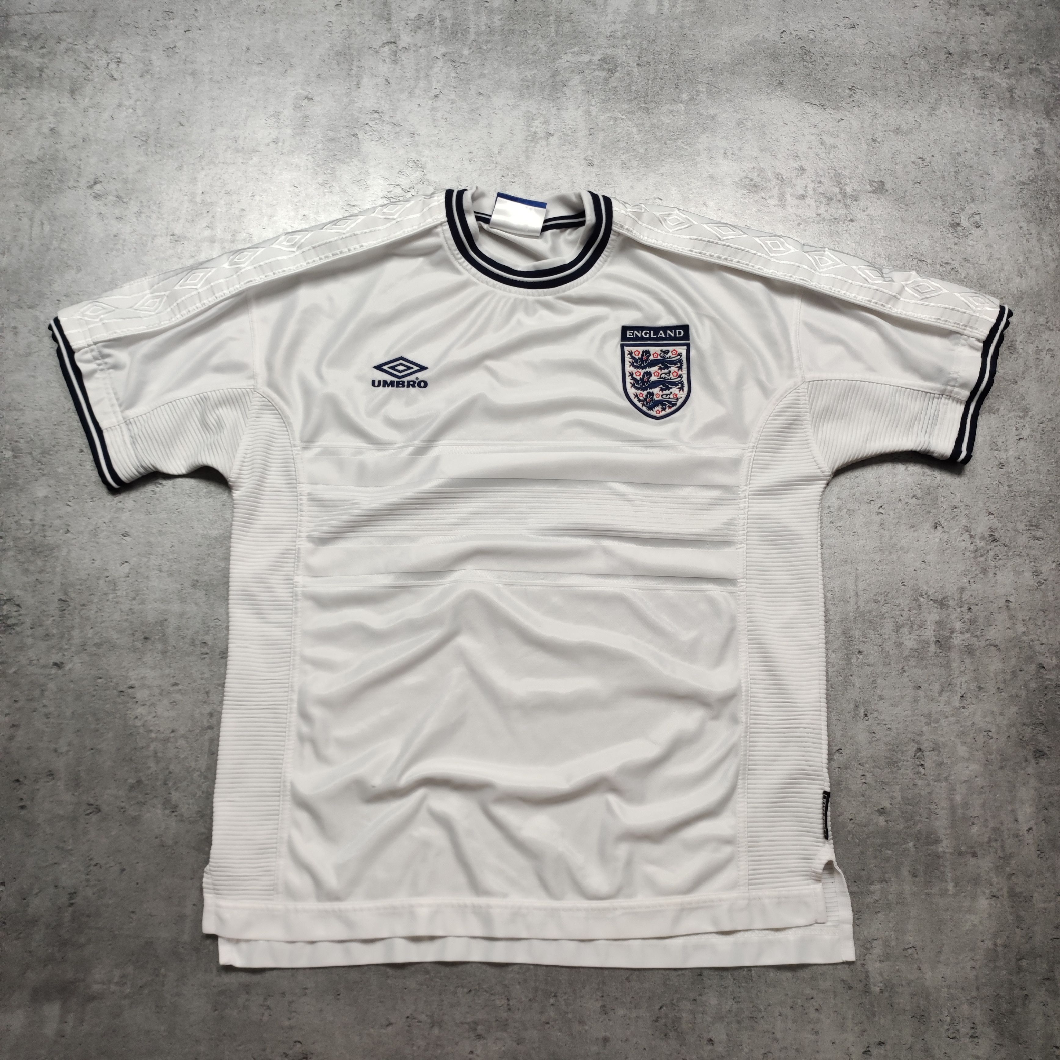 Vintage Vintage OG 1999 Umbro x England National Team Jersey Size US L / EU 52-54 / 3 - 2 Thumbnail