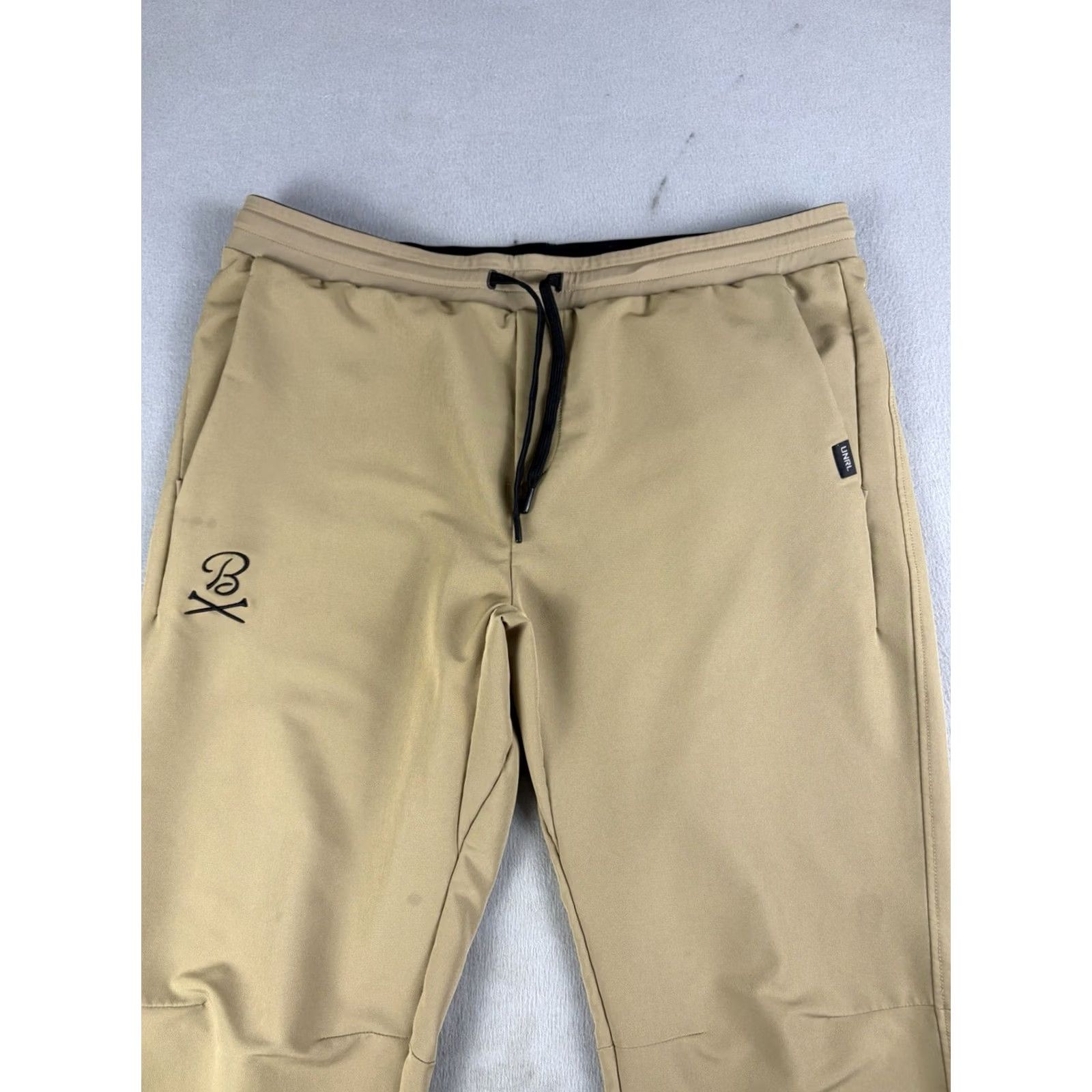 Vintage UNRL Golf Pants Men’s XL Brown Regular Tapered Drawstring Adjustable Waist Pockets Performance Activewear Size US 36 / EU 52 - 2 Thumbnail