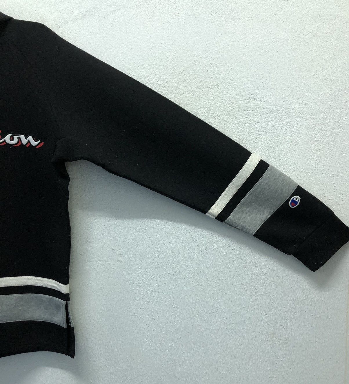 Champion Vintage Champion Big Logo Hoodie Size US L / EU 52-54 / 3 - 5 Thumbnail