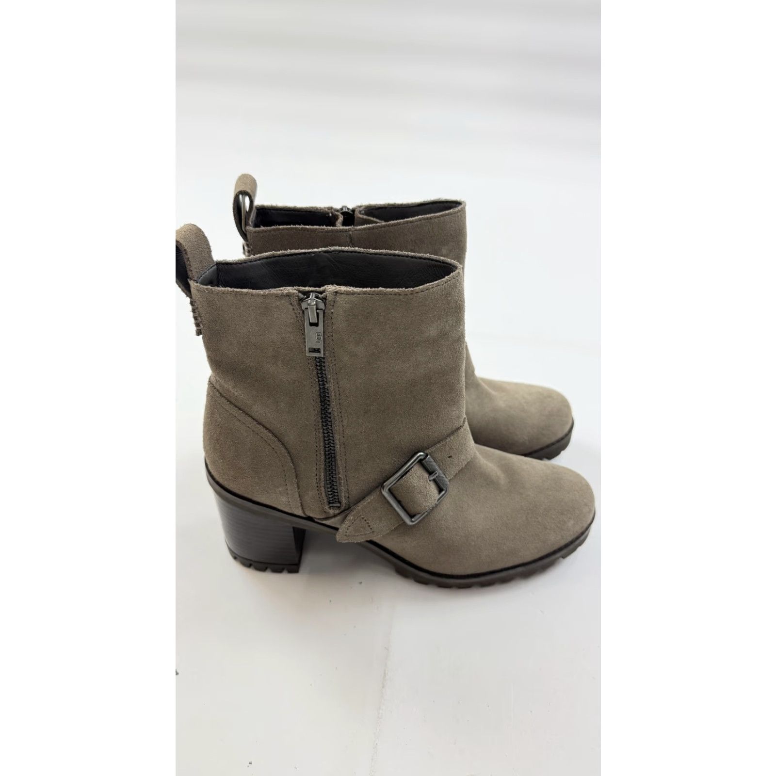 Ugg UGG Bootie Womens Size 9 Beige Suede Ankle Booties Block Heel Lug Sole 1106565 Size US 9 / IT 39 - 6 Thumbnail