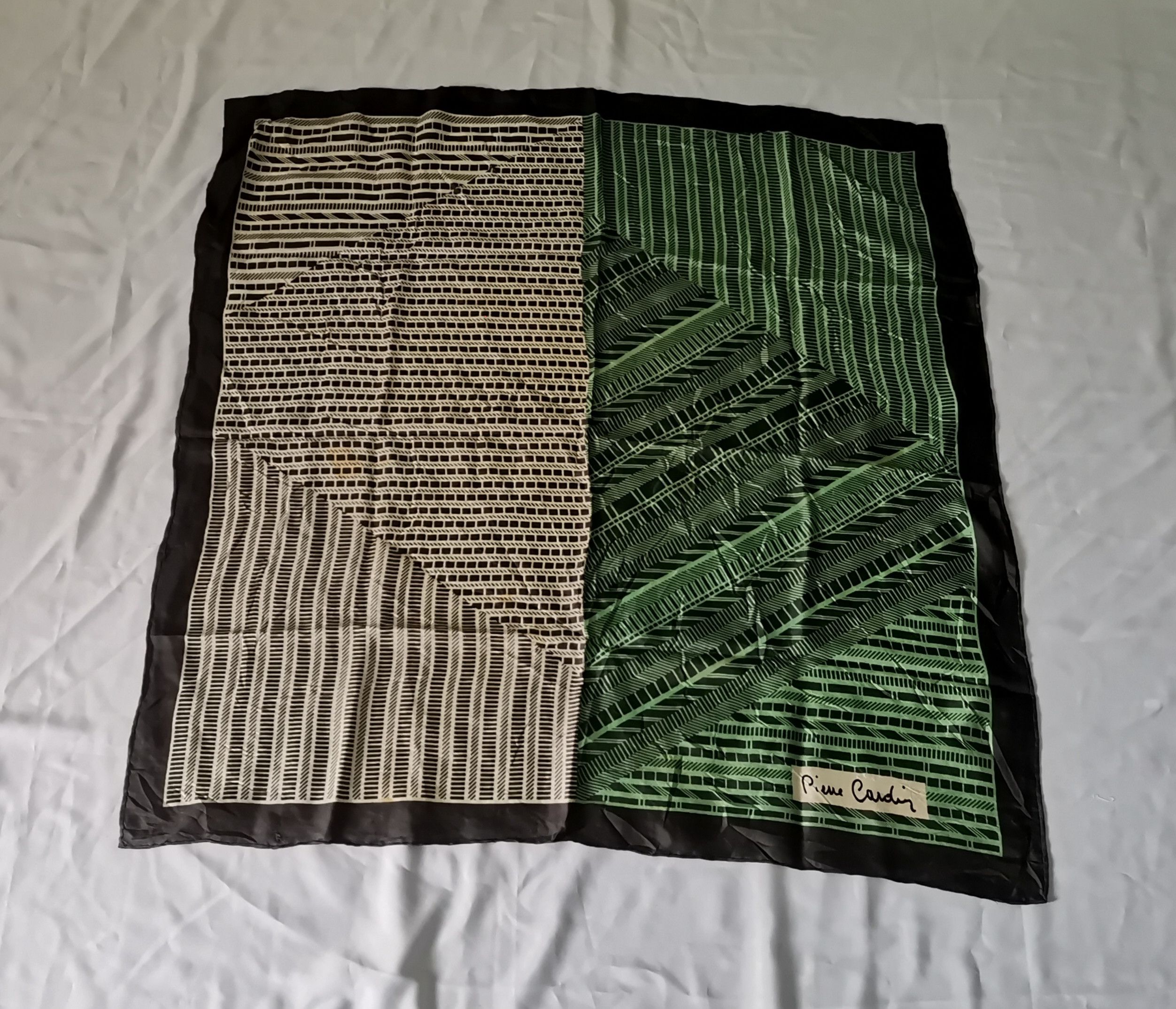 Pierre Cardin Rare vintage Pierre Cardin scarves nice design Size ONE SIZE - 1 Thumbnail