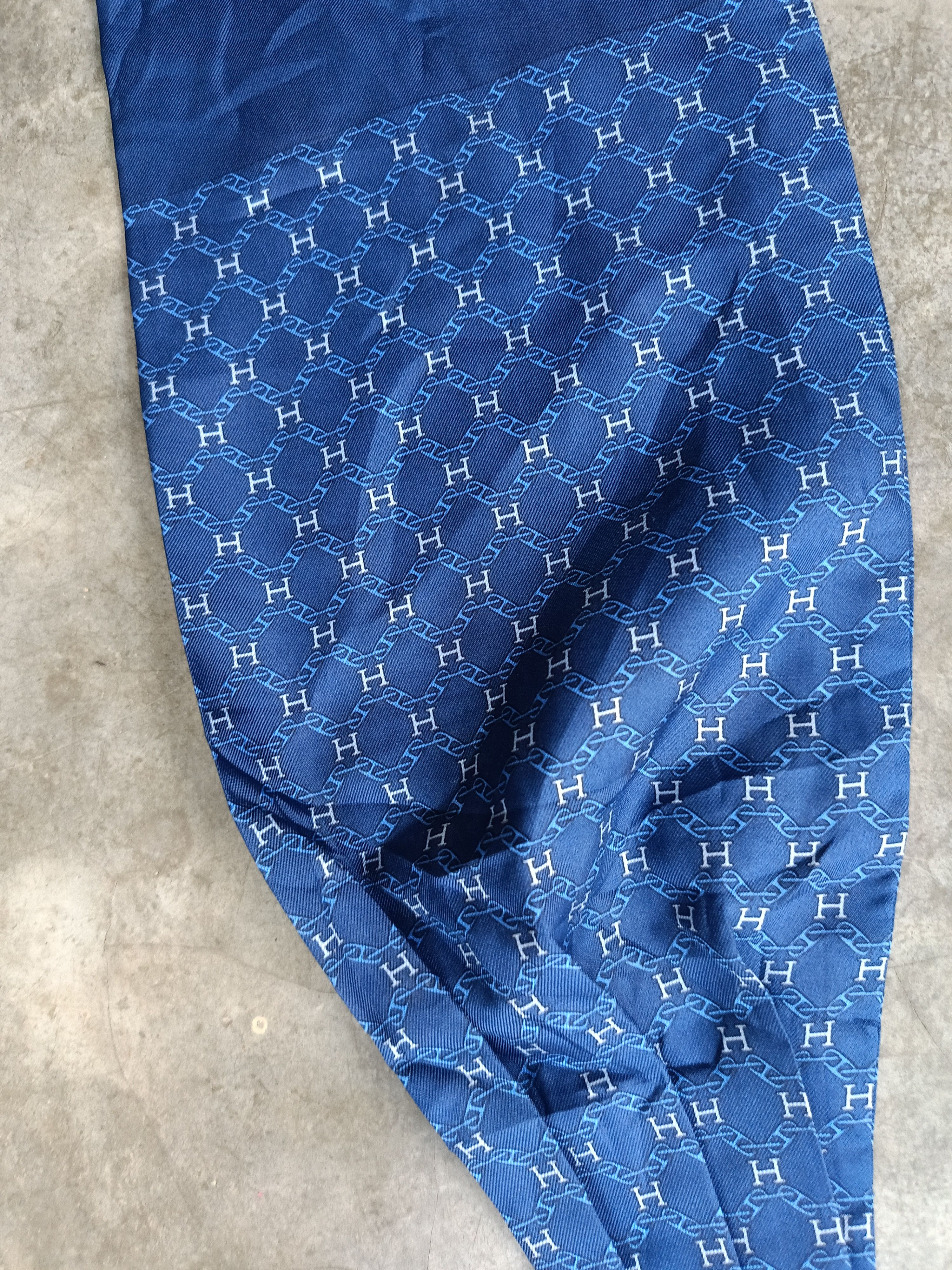 Hermes Hermès Lavallière Ascot Tie Cravat Scarf H printed 100% Silk Size ONE SIZE - 7 Thumbnail