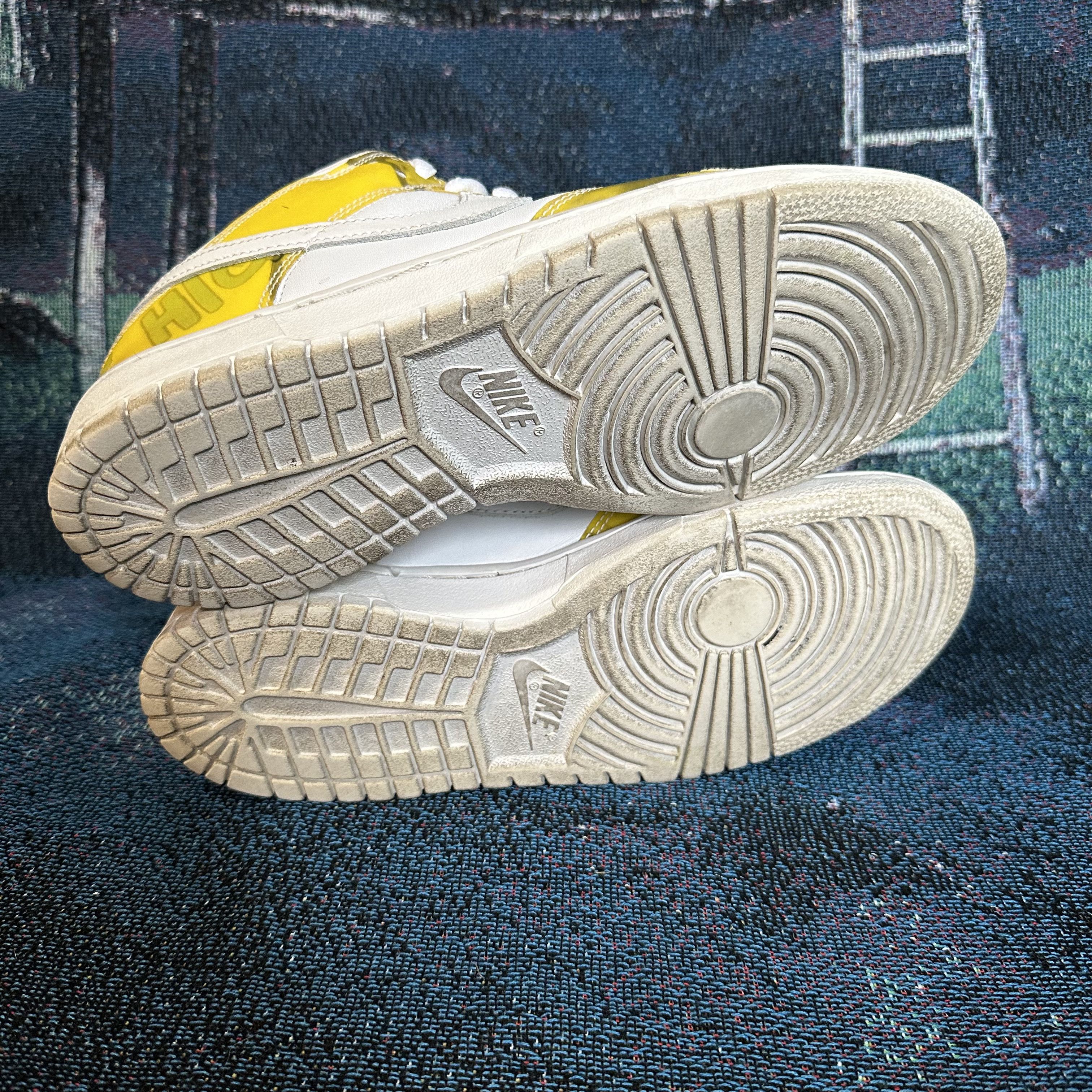Nike SB Nike SB x De La Soul Dunk Low 3 Feet High & Rising Size US 8 / EU 41 - 13 Thumbnail
