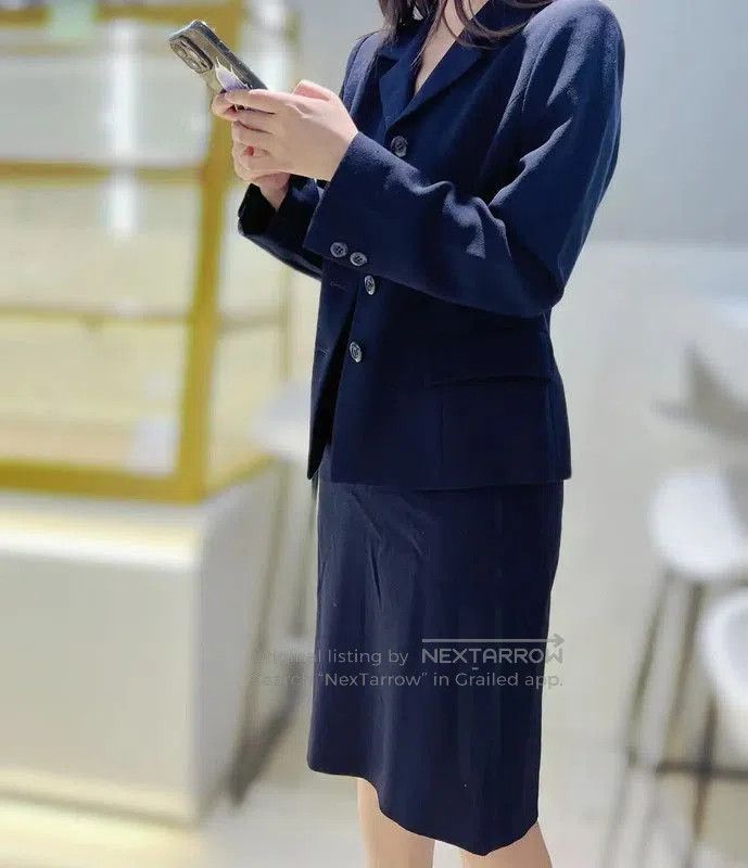 Burberry Burberry Women's Navy Wool Blazer and Skirt Set. Size XXS / US 00 / IT 34 - 7 Thumbnail