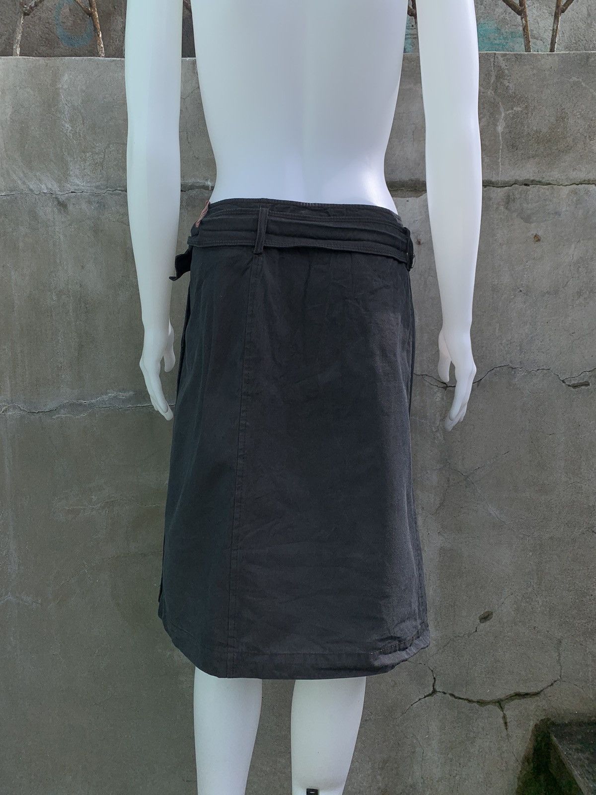 Miu Miu Belted Midi Skirt Size 27" / US 4 / IT 40 - 4 Thumbnail