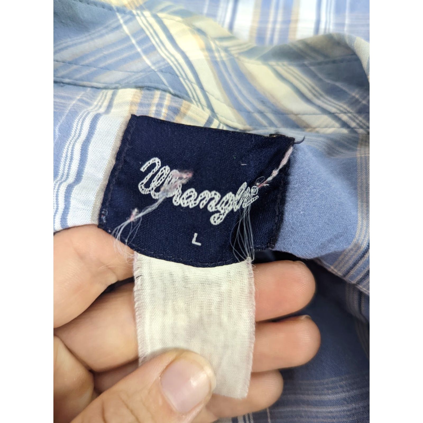 Wrangler VINTAGE Wrangler Mens L Pearl Snap Western Shirt Plaid Long Sleeve Blue L7S Mens Shirt Button-Up 80s 90s Western Casual Cowboy Men’s Blue S/S Size US L / EU 52-54 / 3 - 4 Thumbnail