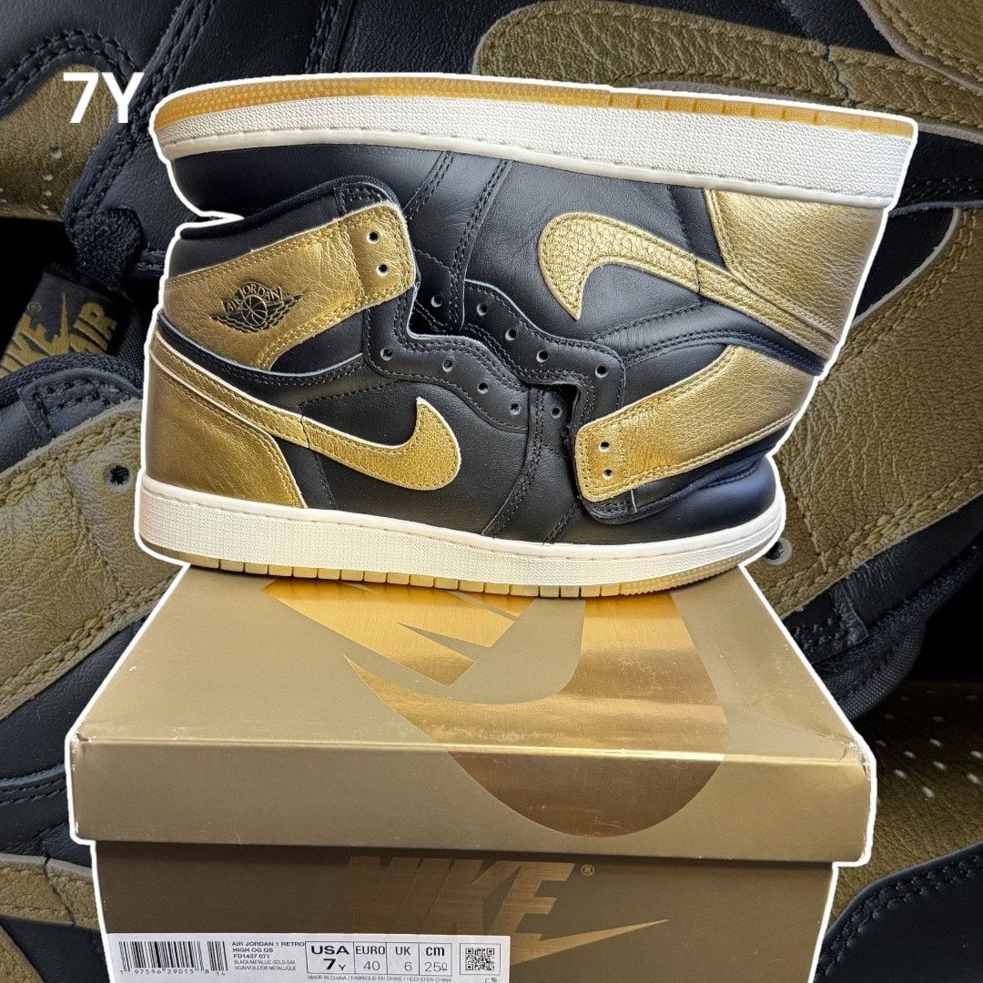 Jordan Brand •DS• Jordan 1 Retro High OG Black Metallic Gold(GS) • 7Y /8W Size US 7 / EU 40 - 1 Thumbnail