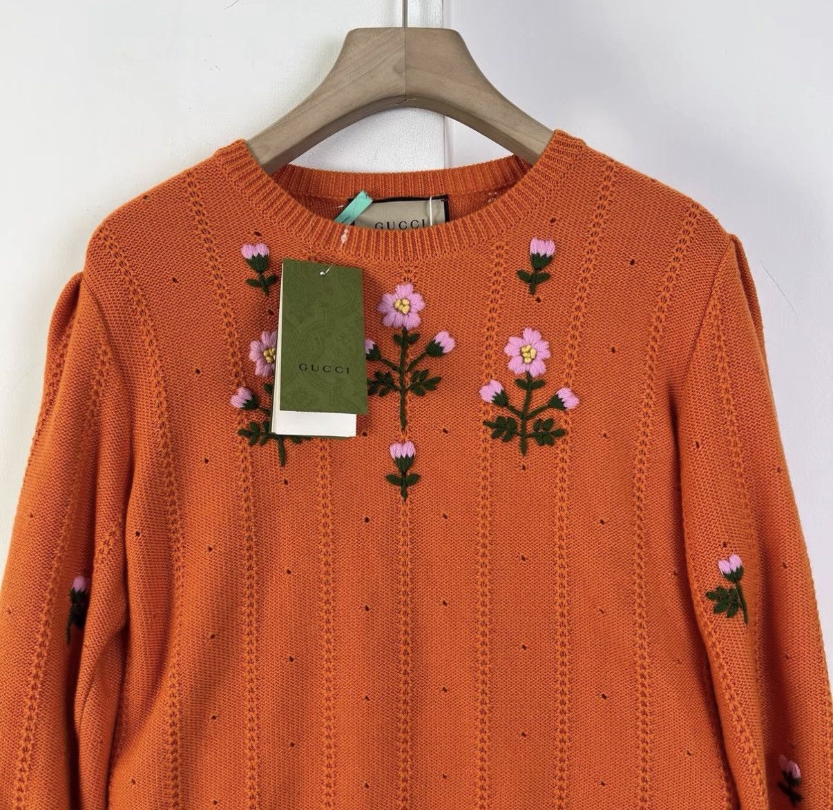 Gucci Gucci Small Flower Embroidered Puff Sleeve Sweater K12 Size M / US 6-8 / IT 42-44 - 3 Thumbnail
