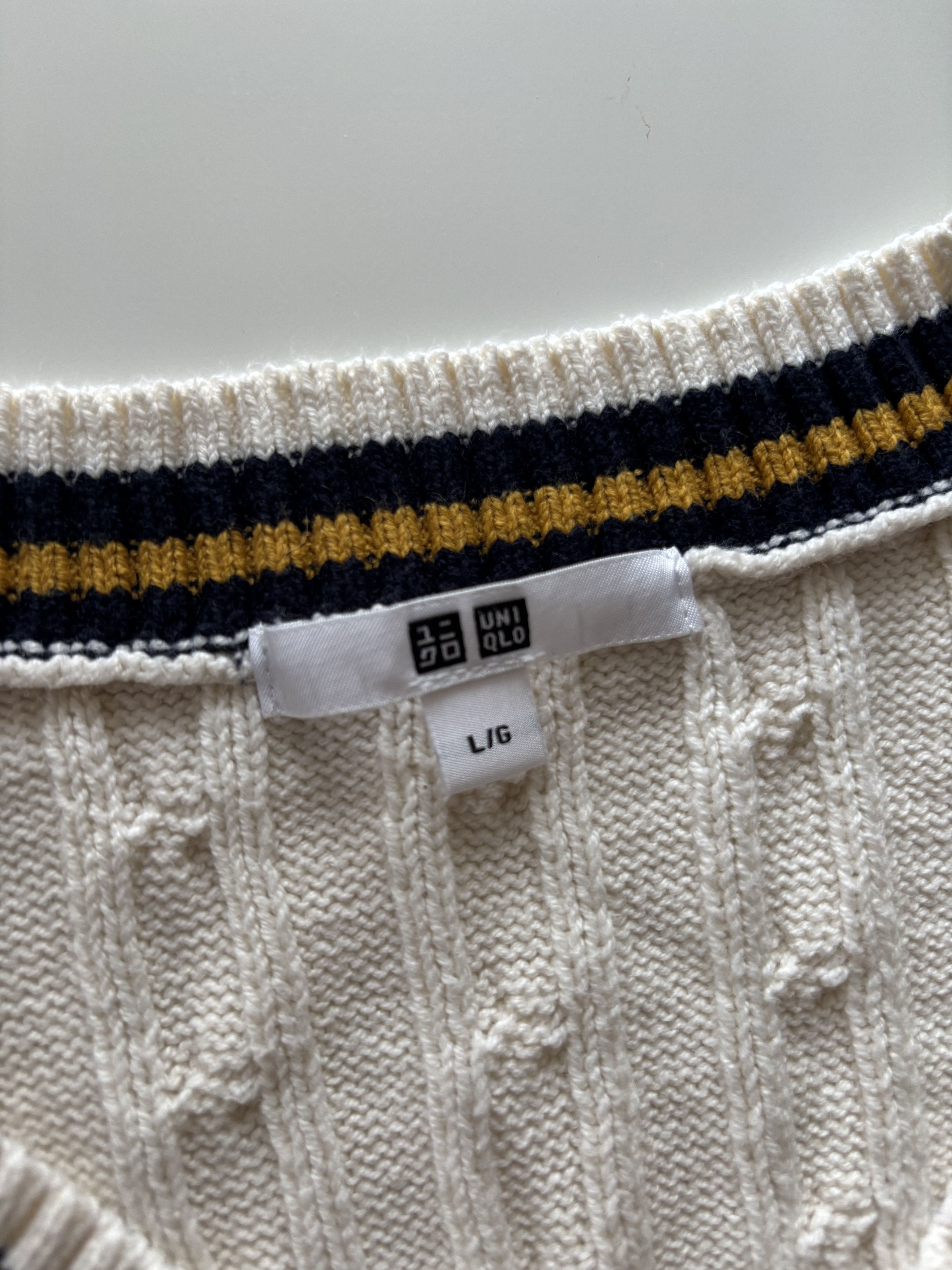 Uniqlo Woman's Uniqlo cable knit v-neck vest Size L / US 10 / IT 46 - 6 Thumbnail