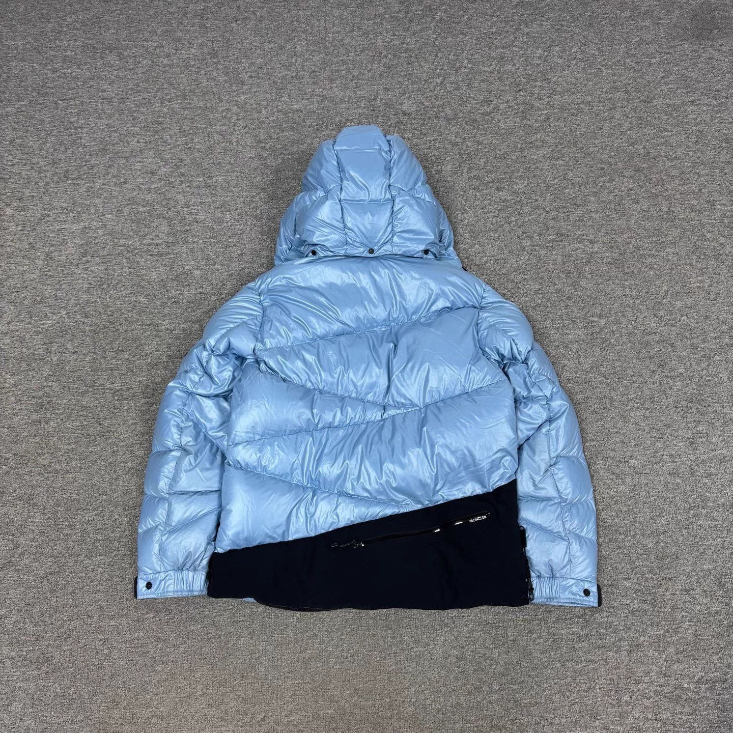 Moncler Moncler Yonne colorblocked logo down jacket 2 mint Size US M / EU 48-50 / 2 - 2 Thumbnail