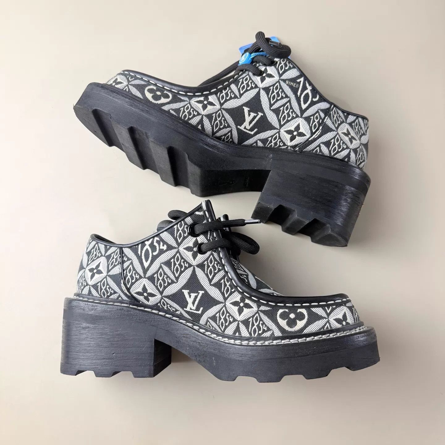 Louis Vuitton LV 1854 Print Embroidered Loafer EU35.5 99New Size US 5 / IT 35 - 6 Thumbnail