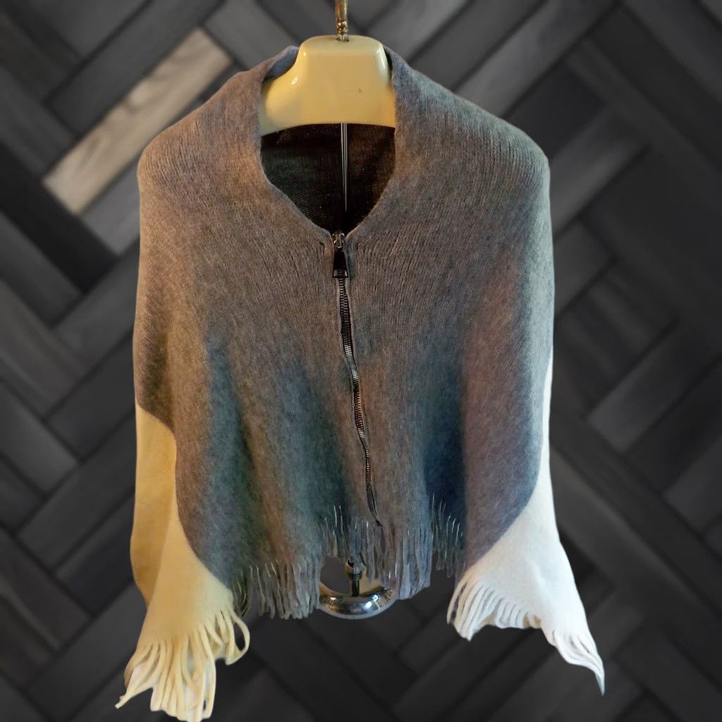 Steve Madden Steve Madden Sweater Cape/Poncho One Size 2 Tone Zip Front Gray/Ivory Acrylic Womens Size ONE SIZE - 1 Thumbnail