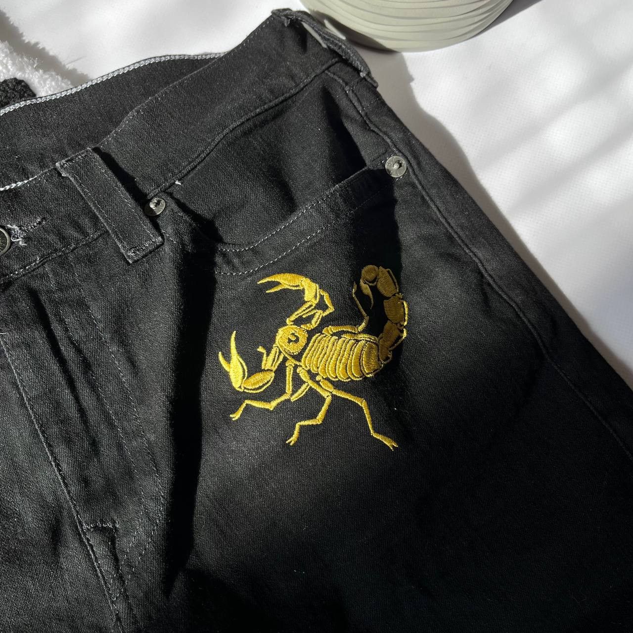 True Religion × Vintage True Religion Geno Shorts Scorpion Size US 34 / EU 50 - 5 Thumbnail
