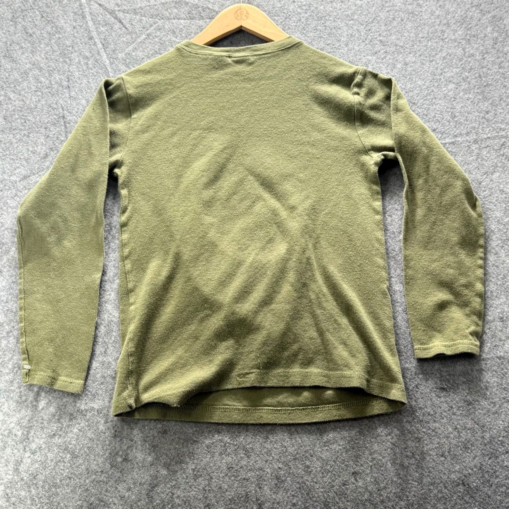 Star Wars VINTAGE? No. Wait—Provide optimized title: Star Wars Shirt Teens M Green Clone Wars Yoda Graphic Tee Long Sleeve Crewneck Size US M / EU 48-50 / 2 - 6 Thumbnail