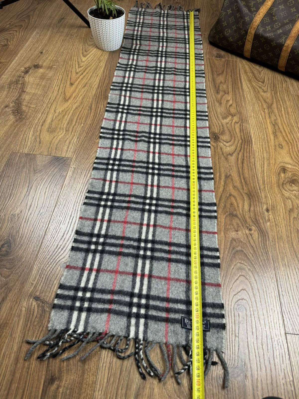 Burberry Vintage cashmere scarf Burberry’s 90s original luxury item Size ONE SIZE - 4 Thumbnail