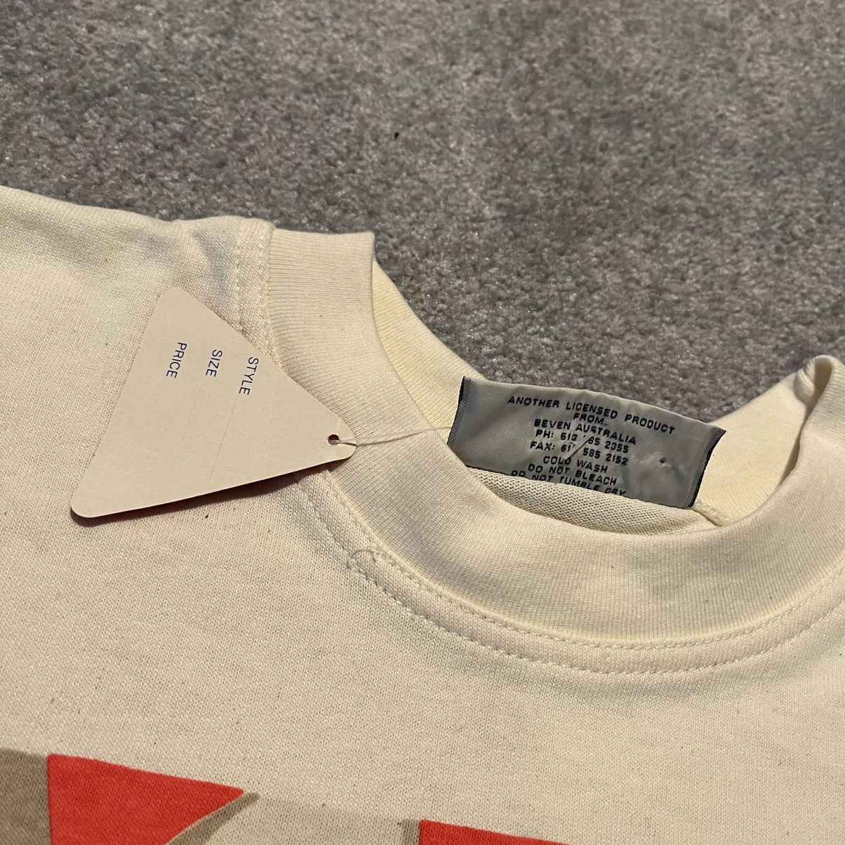 Vintage New Vintage 1990s Stewart Merrett Kangaroo Australia Art Tee Size US L / EU 52-54 / 3 - 6 Thumbnail