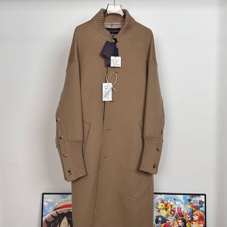 Louis Vuitton Khaki cocoon coat