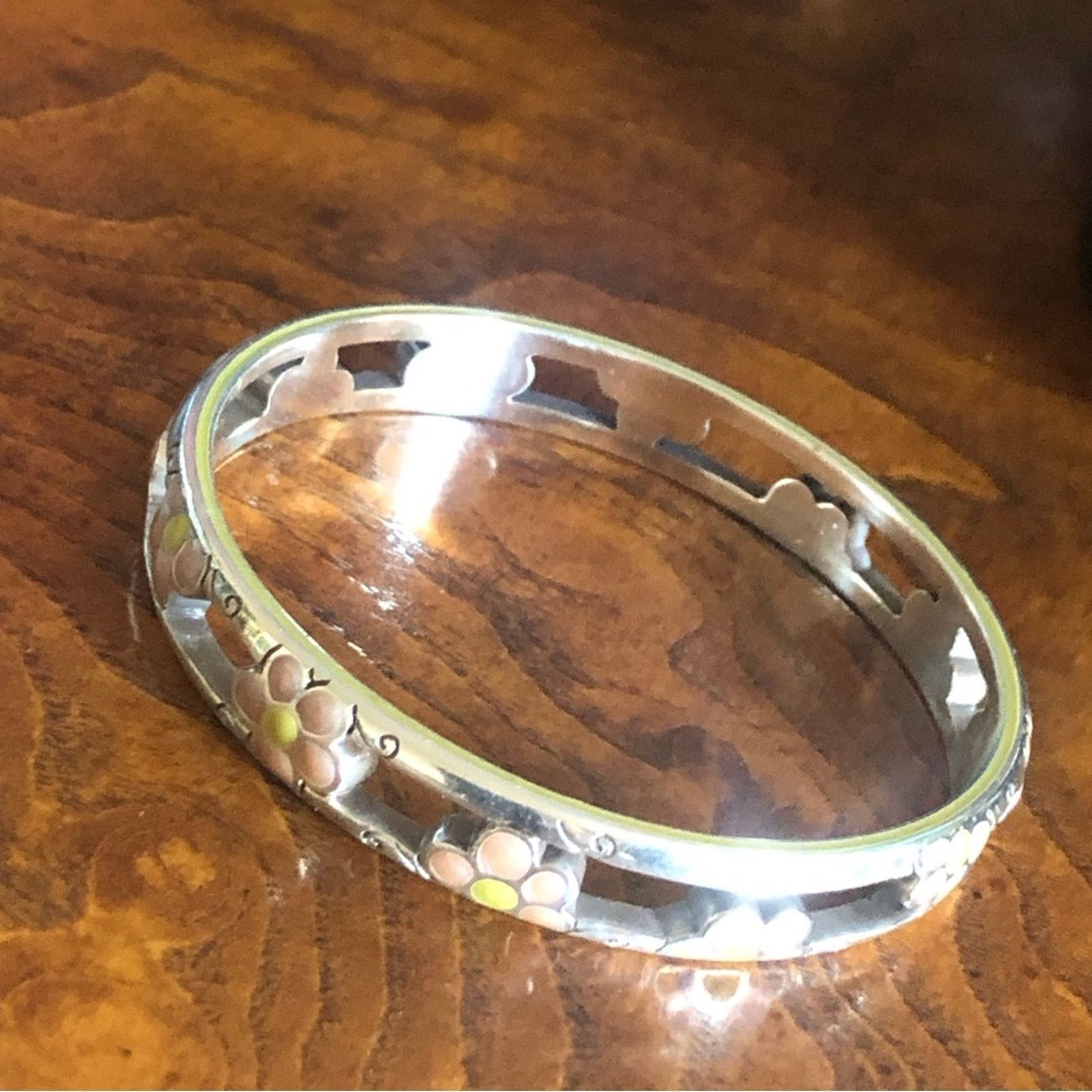 Brighton Brighton enamel Daisy flower power bangle bracelet Size ONE SIZE - 8 Thumbnail