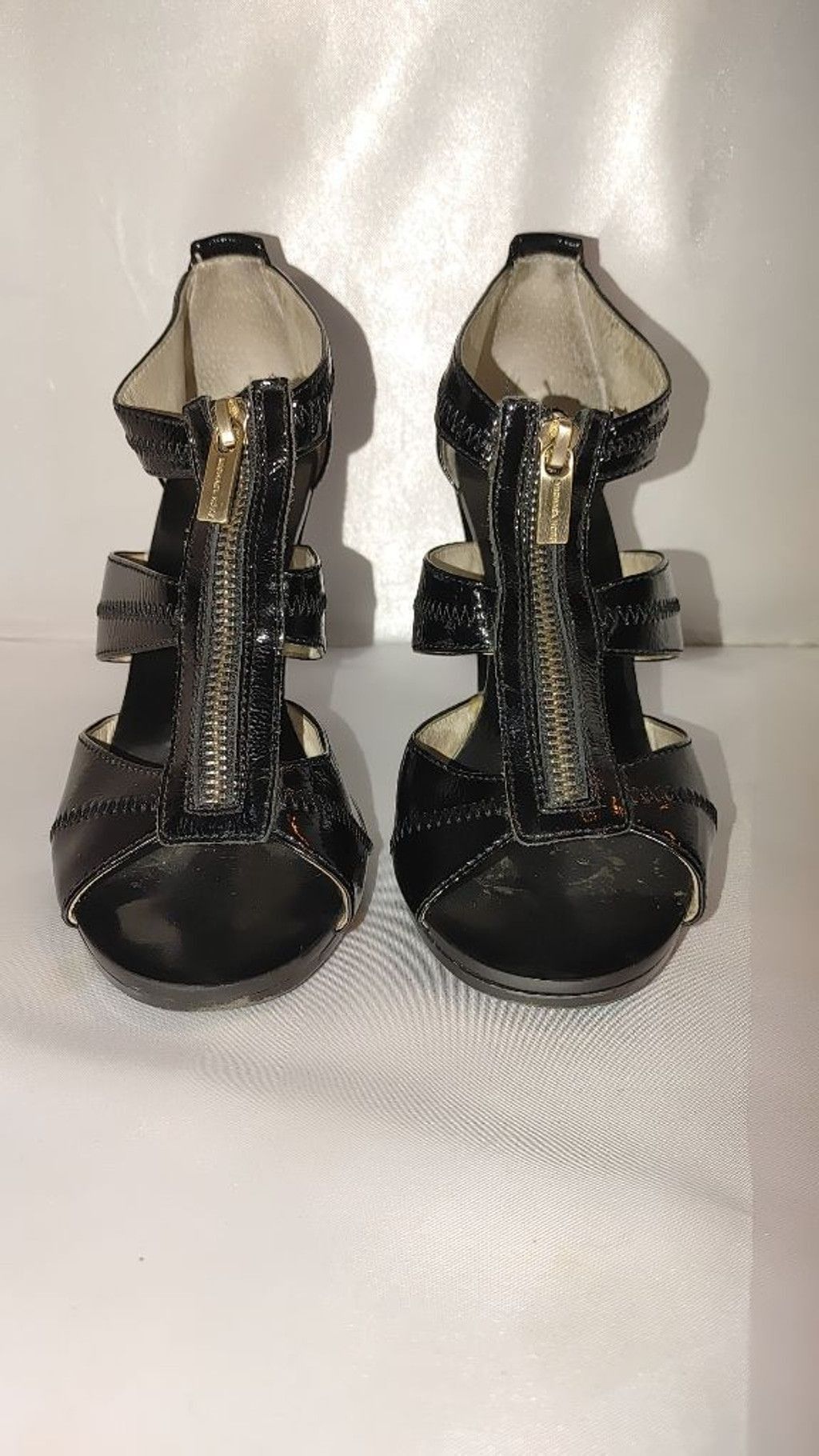 Michael Kors Michael Kors Berkley T-Strap Size 7M Size US 7 / IT 37 - 4 Thumbnail